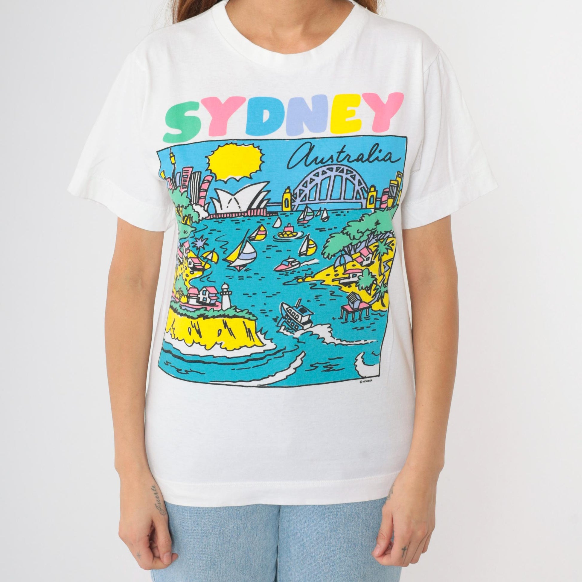 90s Sydney Opera House White Graphic T-Shirt Cotton Crewneck Small