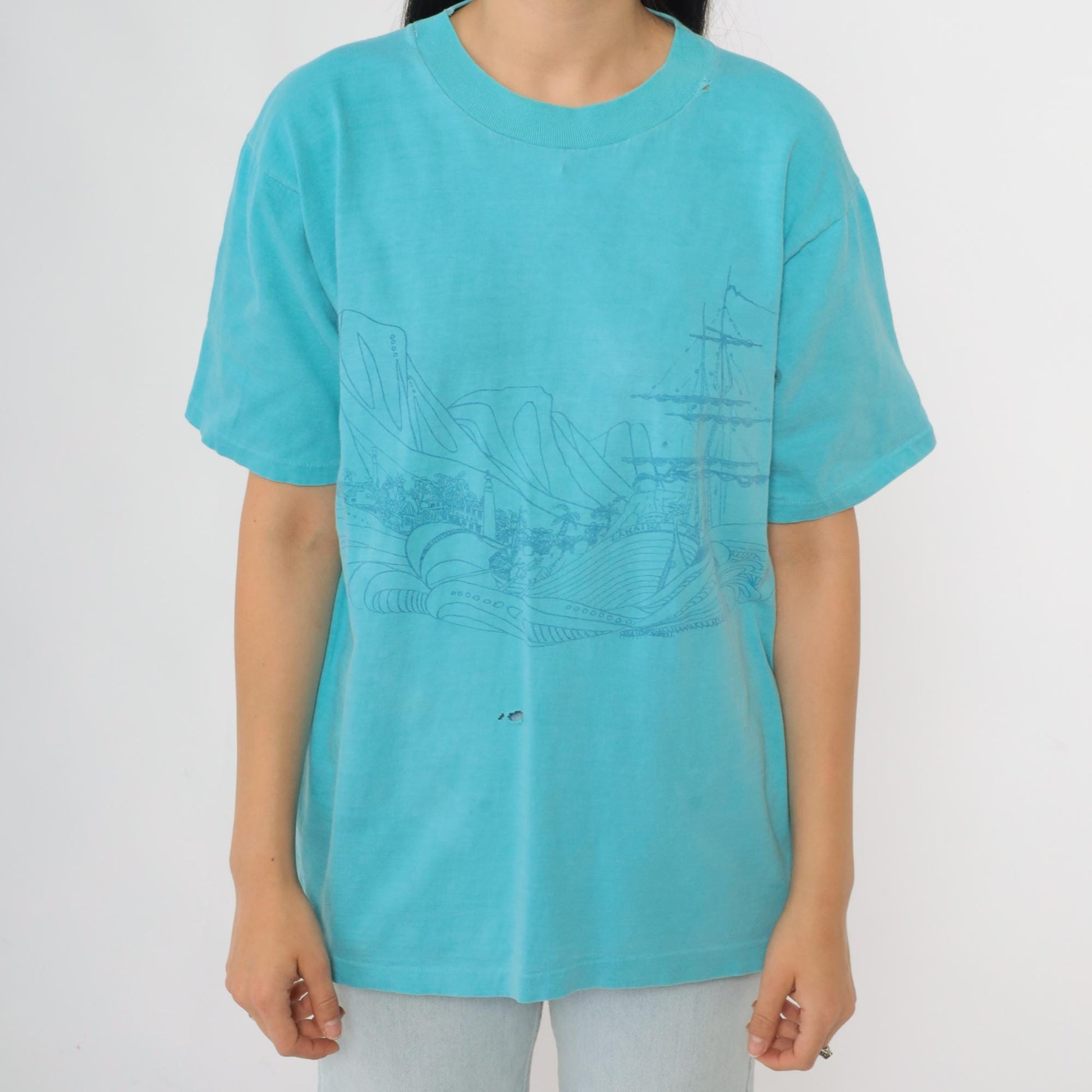 80s Hawaii Sailors Rowboat Beach Graphic T-Shirt Blue Crewneck Medium