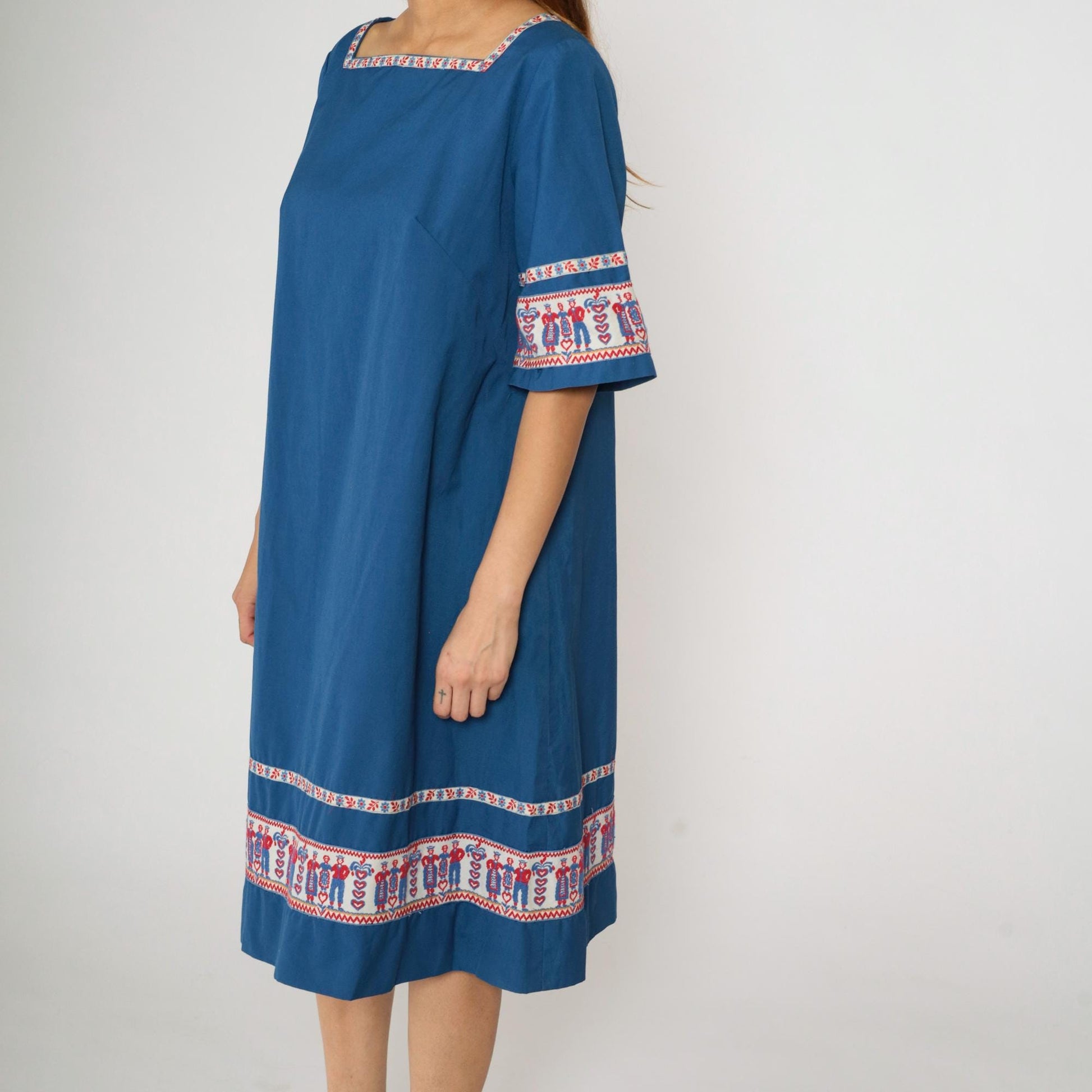 1970s Austrian Folk Embroidered Shift Dress Blue Midi Bell Sleeve Medium Large