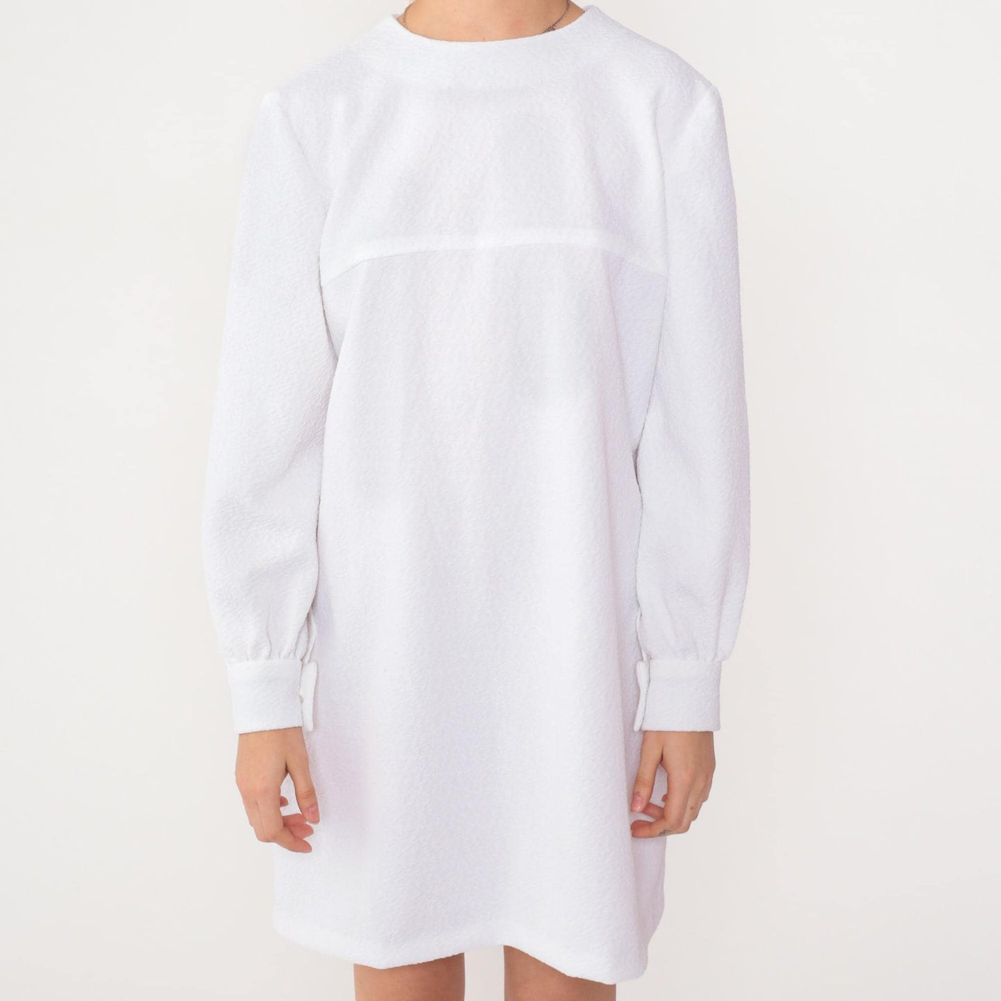 1960s White Mod Shift Mini Dress Long Sleeve Twiggy Medium M