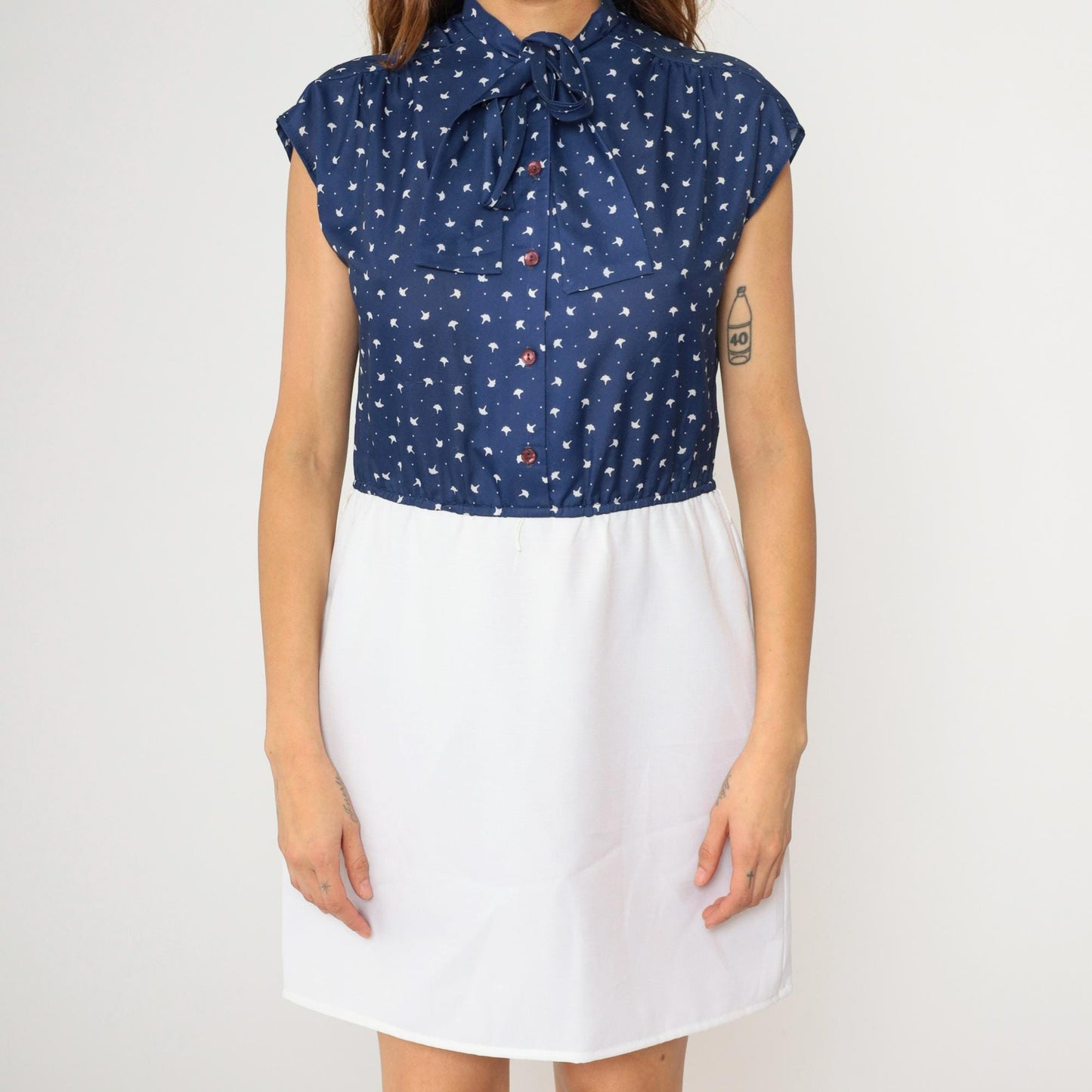70s Two-Tone Mini Dress Navy White Ascot Bow Cap Sleeve Button Front Medium