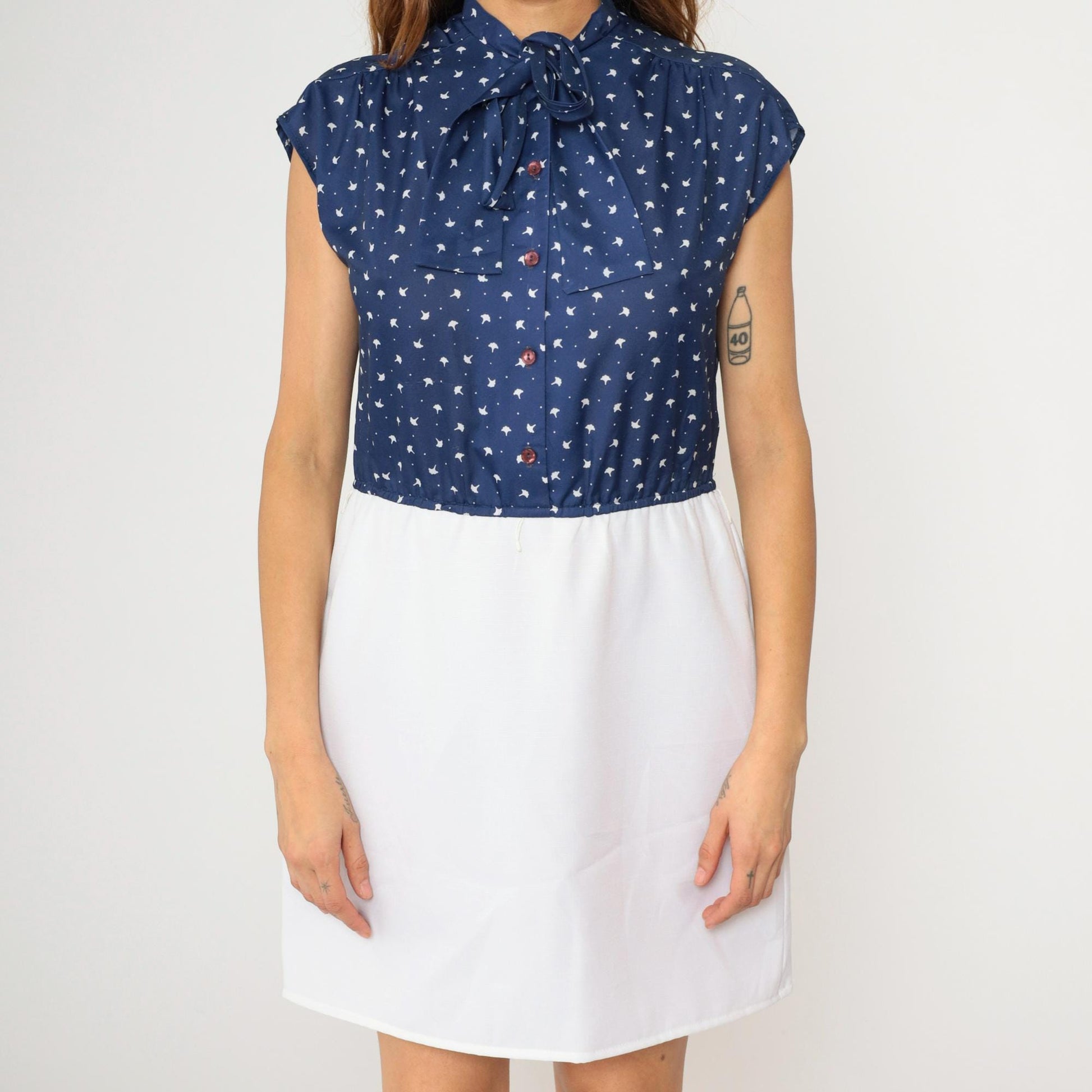 70s Two-Tone Mini Dress Navy White Ascot Bow Cap Sleeve Button Front Medium