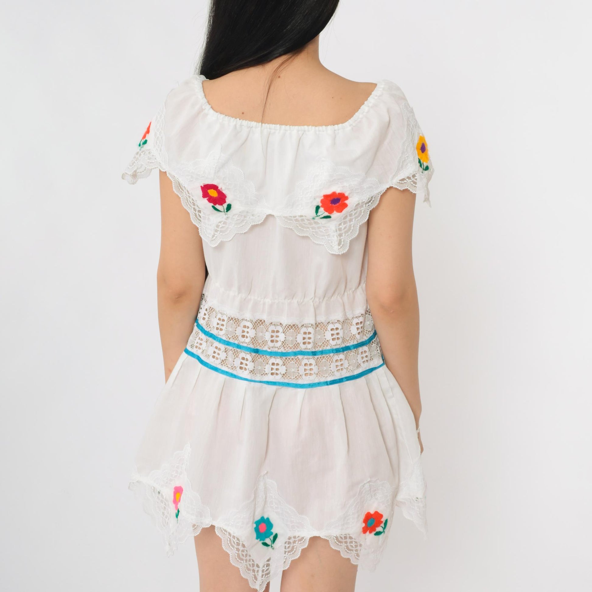 Y2K White Floral Embroidered Off-Shoulder Mini Dress Hanky Hem Extra Small