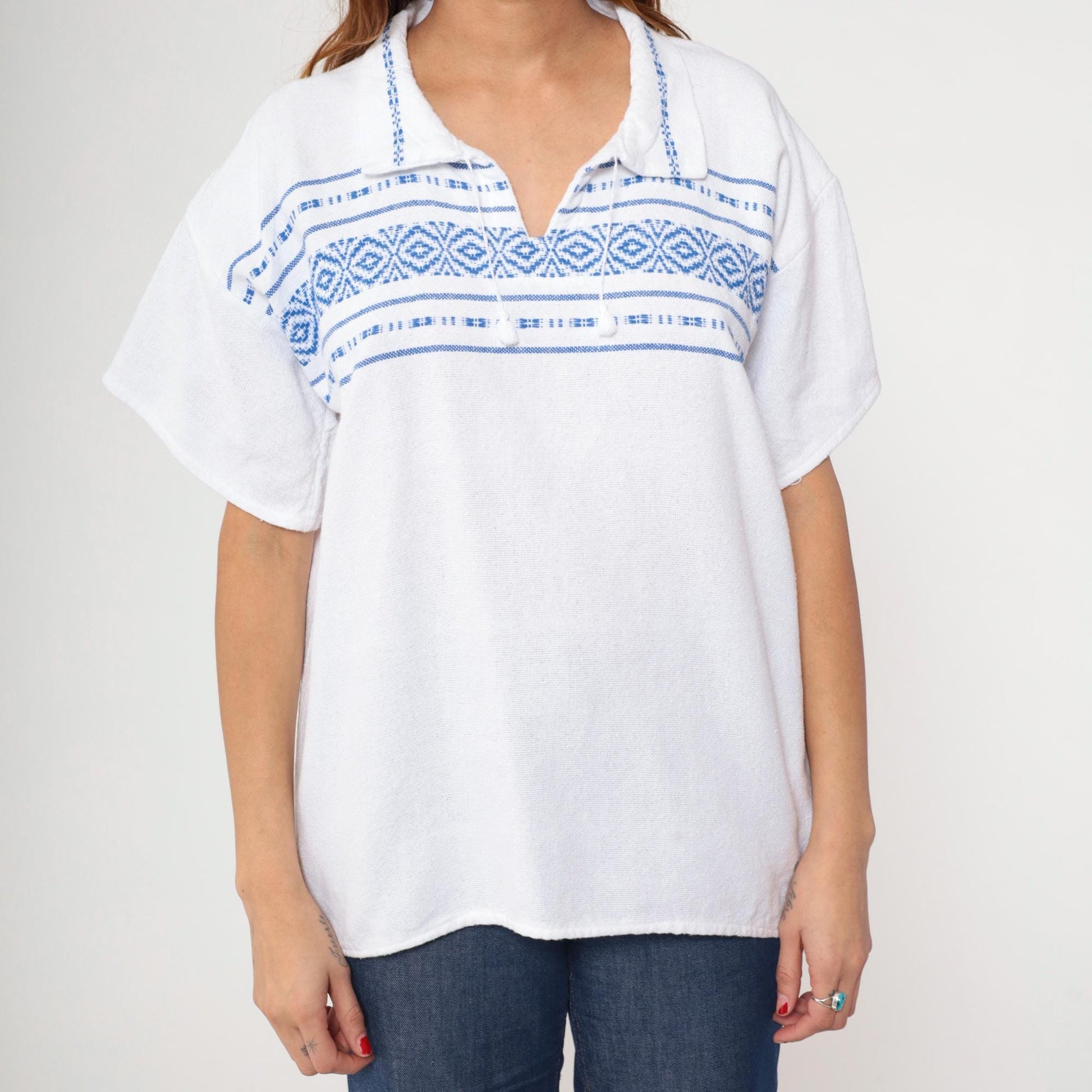 90s White Tunic Top Blue Geometric Embroidery Tie Neck Short Sleeve Medium