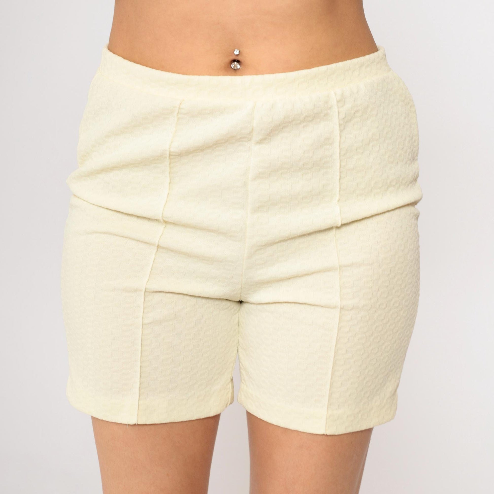 70s Light Yellow High-Waist Shorts Textured Polyester Elastic Waist Medium