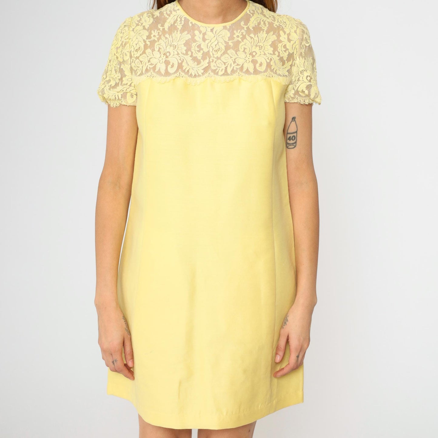 1960s Yellow Lace Yoke Mini Shift Dress Short Sleeve Pockets Small