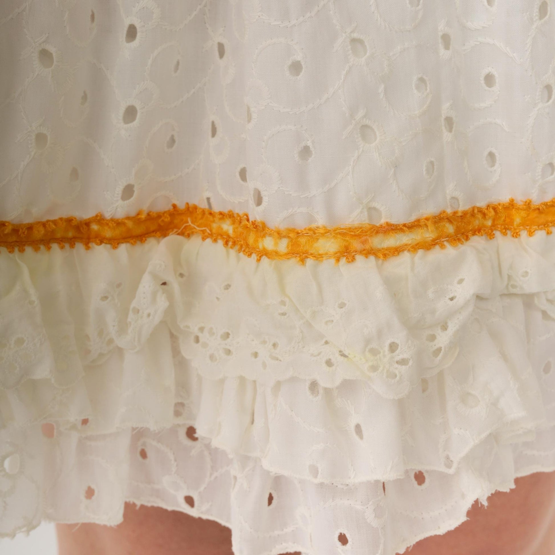 70s White Eyelet Lace Mini Dress Empire Waist Puff Sleeve Small