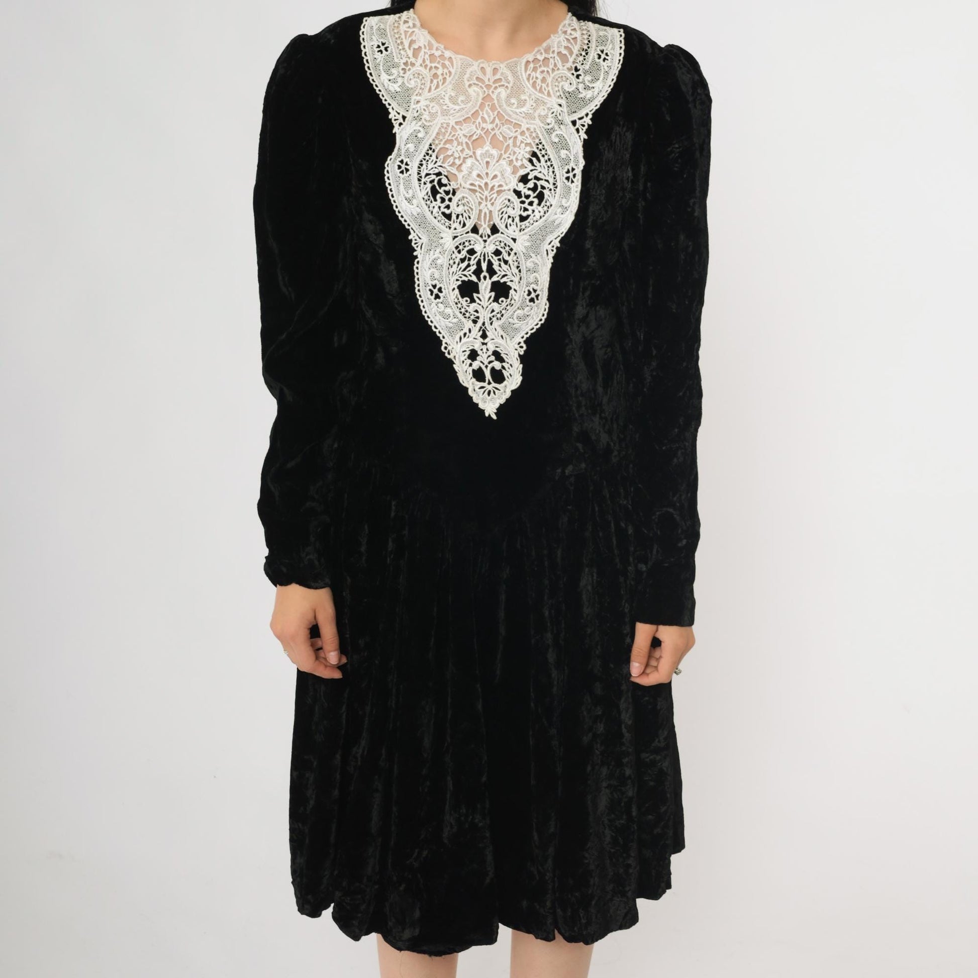 80s Black Velvet Midi Dress White Lace Basque Waist Puff Sleeve Medium