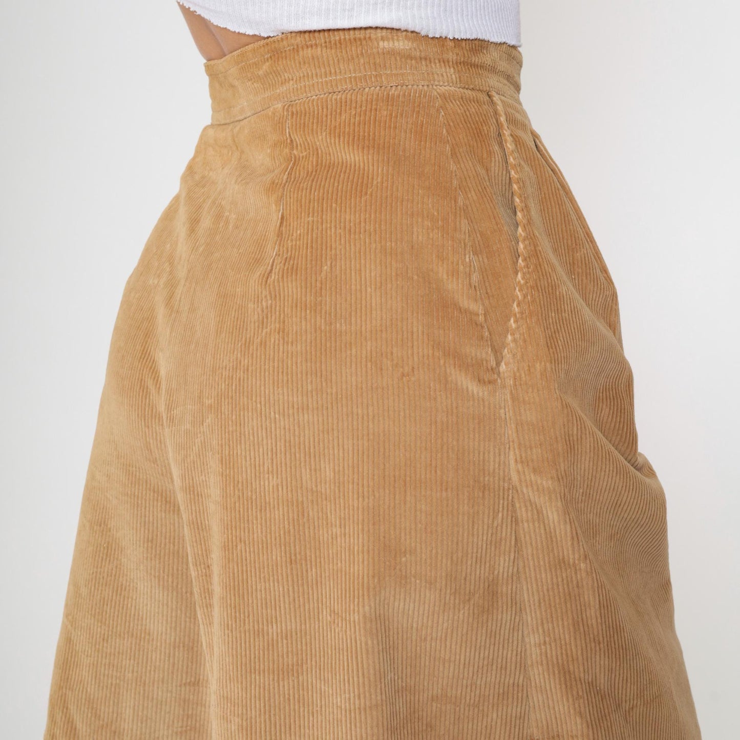 80s The Villagers Tan Corduroy Pleated High-Waist Shorts Small