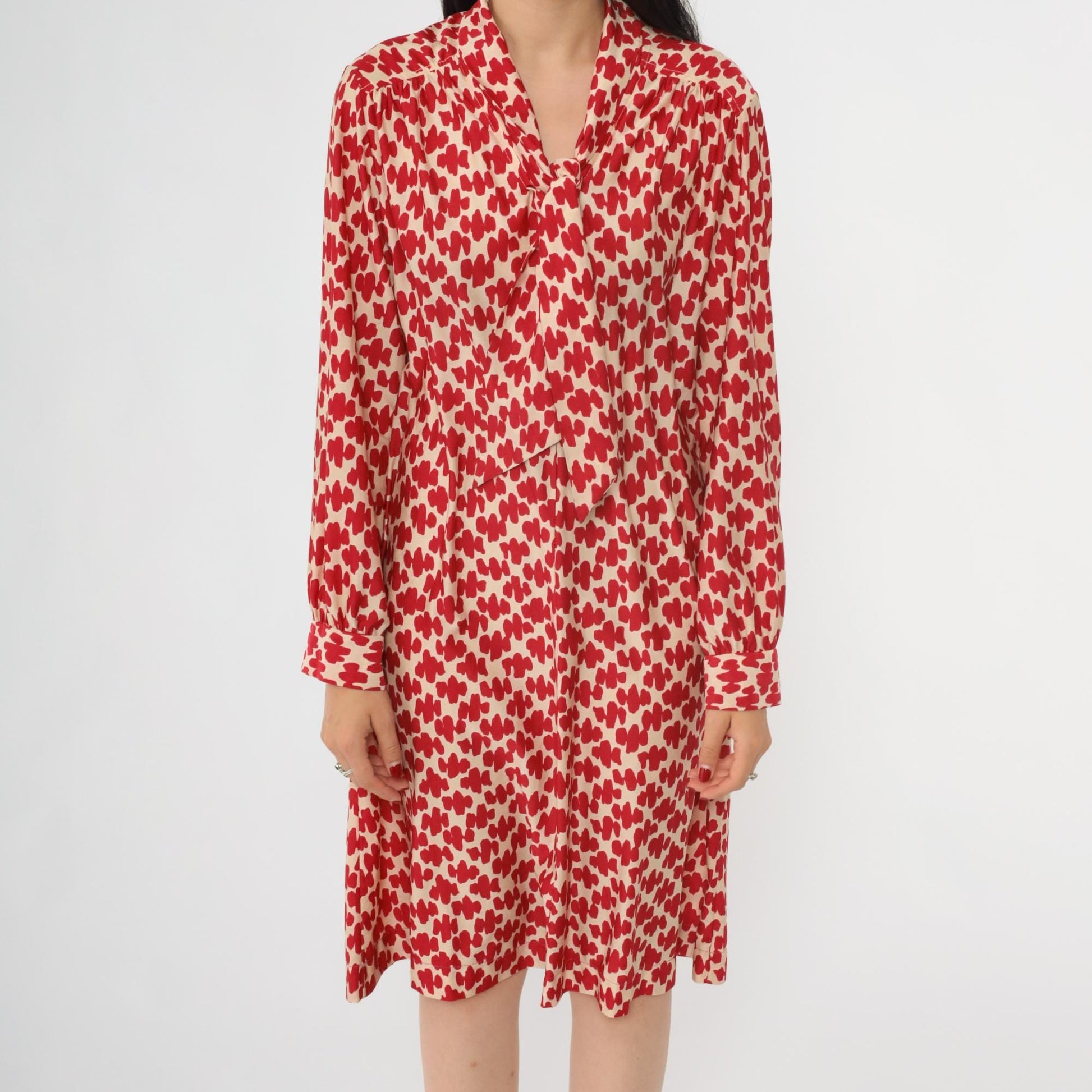 1970s Ascot Shift Dress Red Geometric Print Mini White Long Sleeve Medium Large