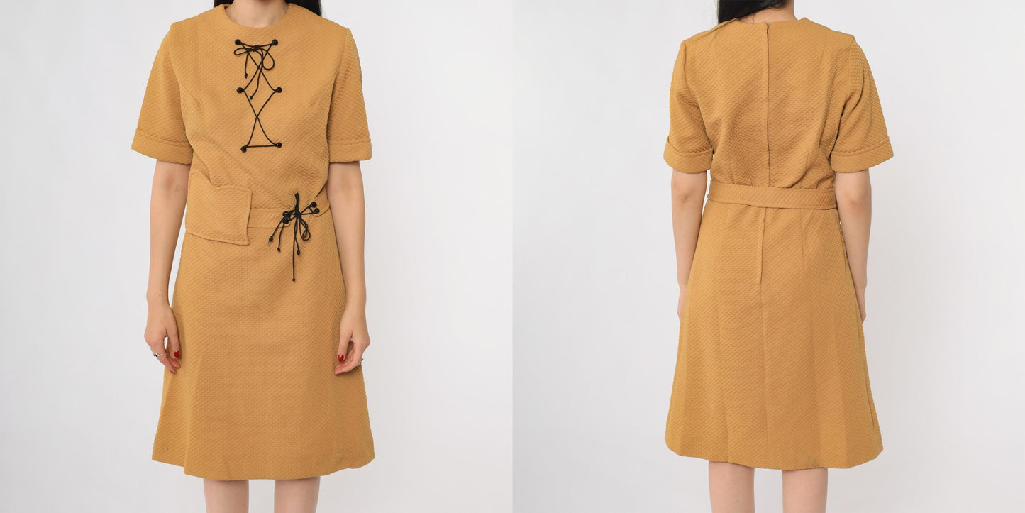 70s Mod Shift Dress Camel Brown Knee Length Lace-Up Detail Medium M