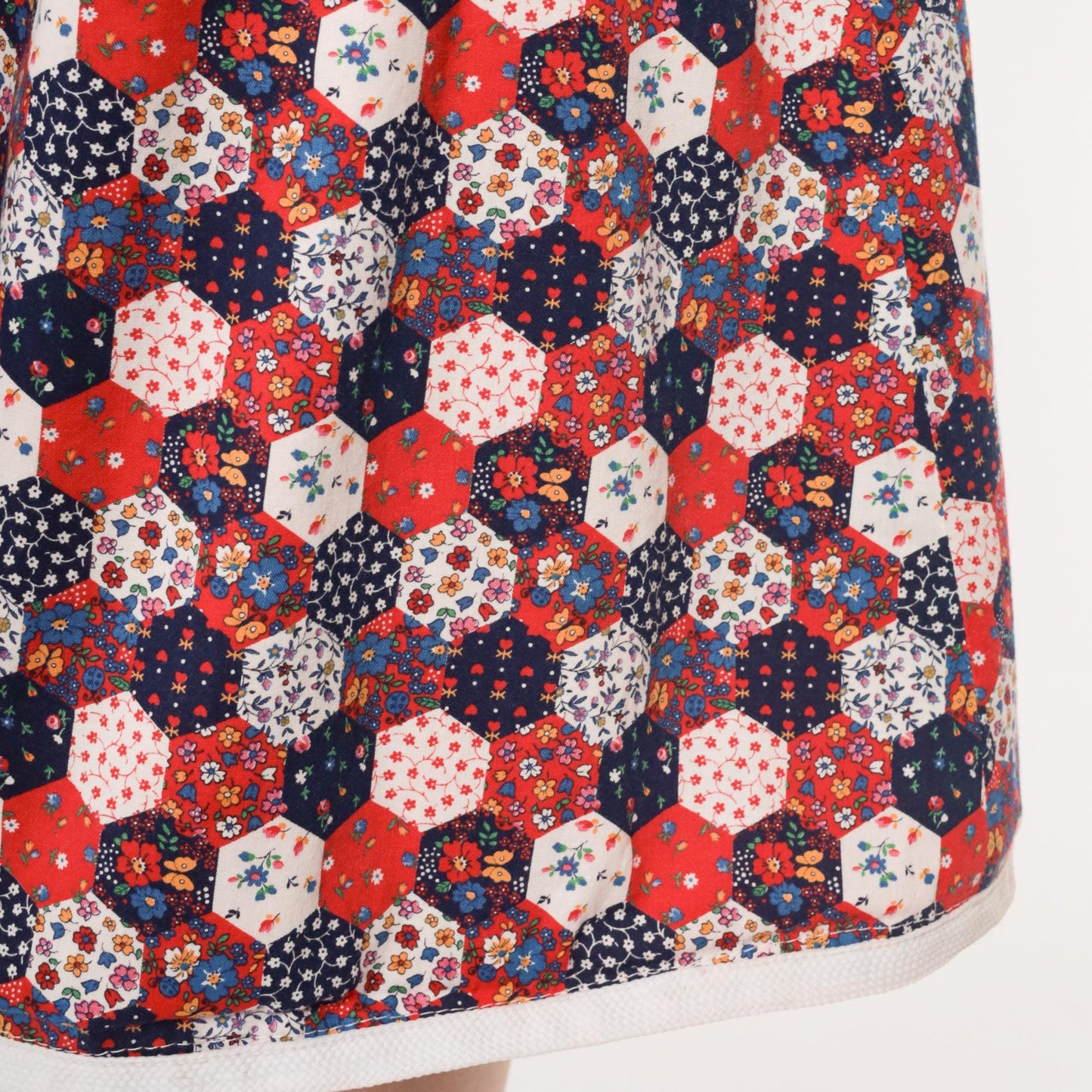 70s Patchwork Skirt Quilted Hexagon Floral Red White Blue A-Line Knee Medium