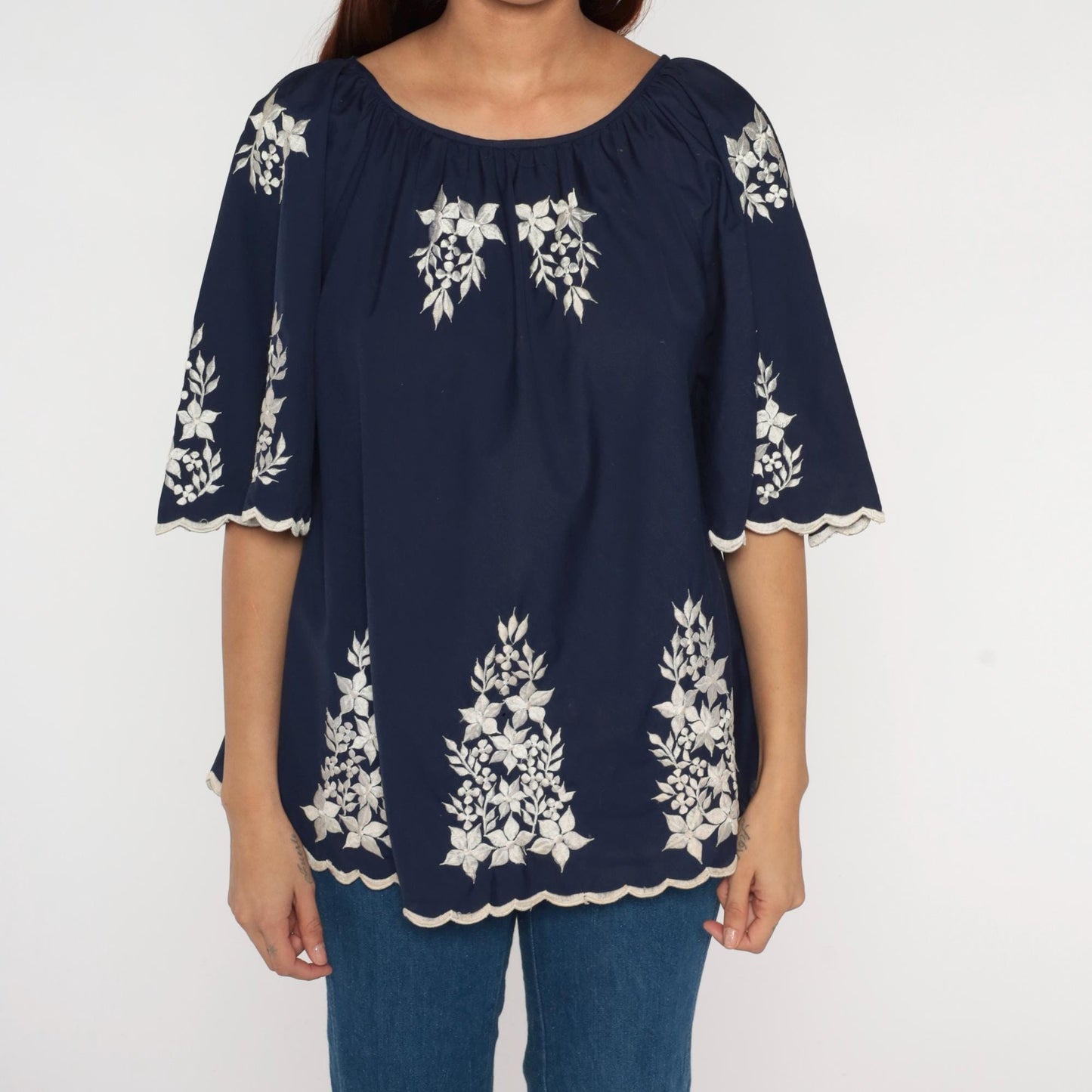 70s Embroidered Peasant Blouse White Navy Floral Bell Sleeve Tunic Medium