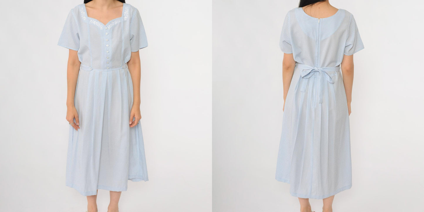 90s Blue Gingham Sundress Floral Embroidered Sweetheart Neckline Midi Medium