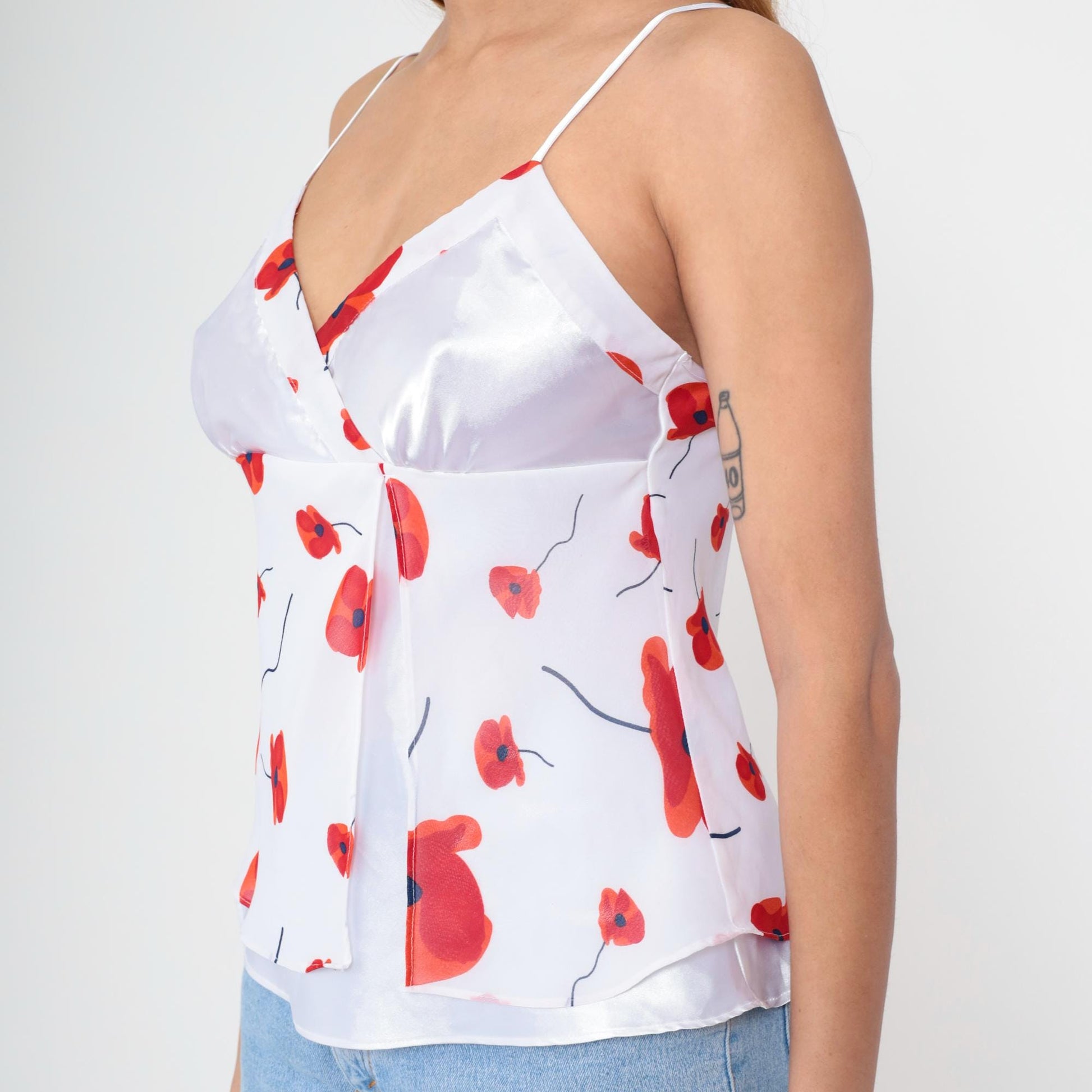 Y2K Red Poppy Floral Camisole White Spaghetti Strap Wrap Front Medium M