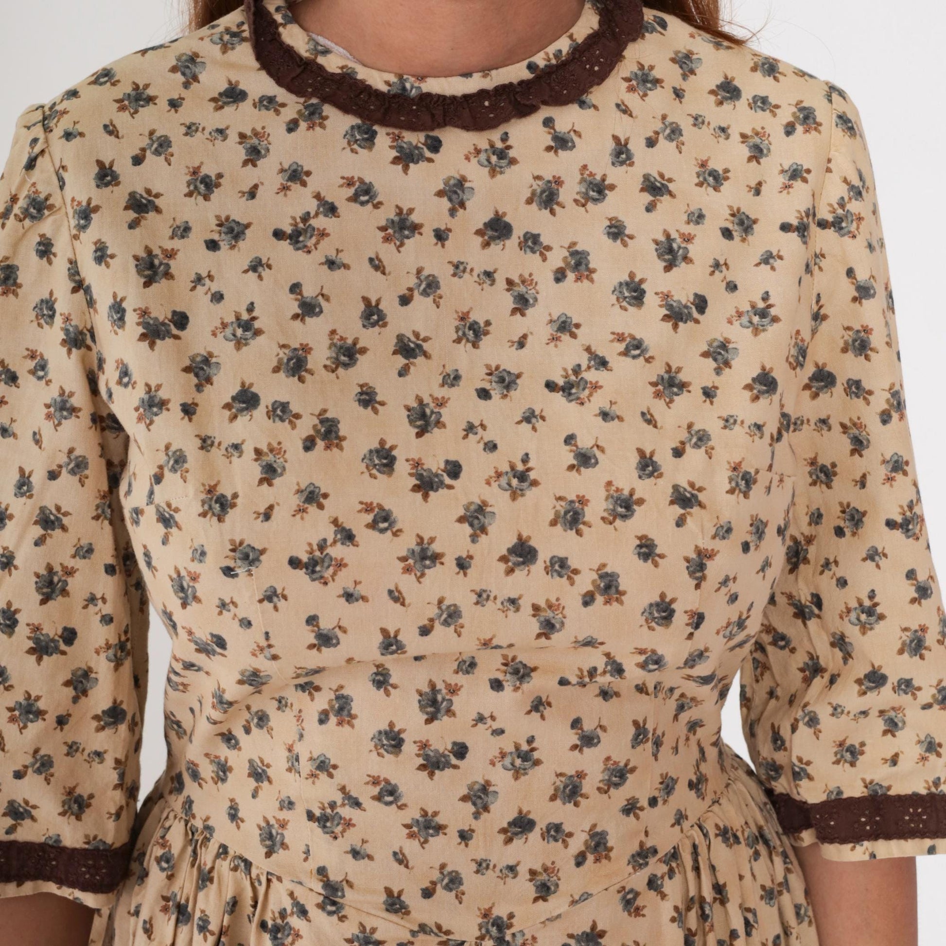 70s Calico Prairie Dress Tan Blue Floral Cotton Midi Medium M