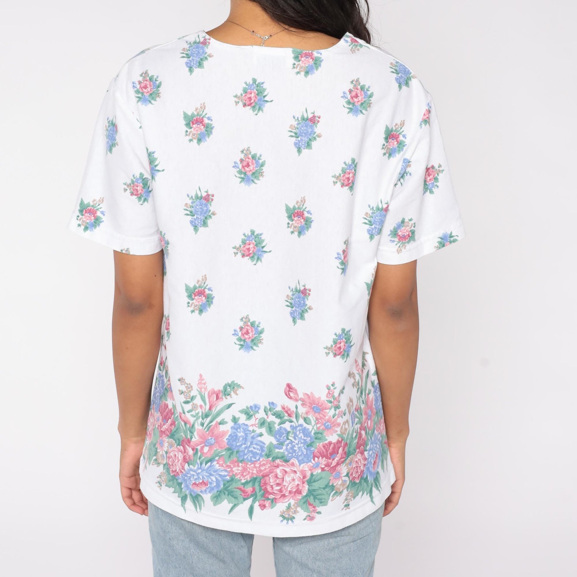 90s Katelyn Rose Floral T-Shirt White Pink Blue Cottage Garden Print Medium