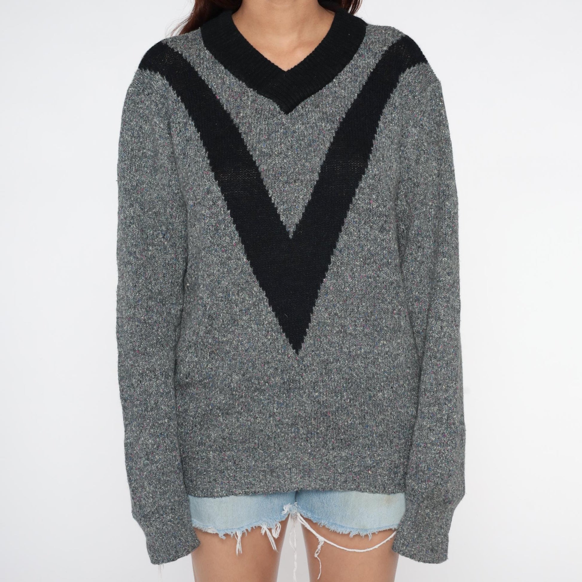 90s Forecast Chevron V-Neck Sweater Grey Black Trim Extra Large XL