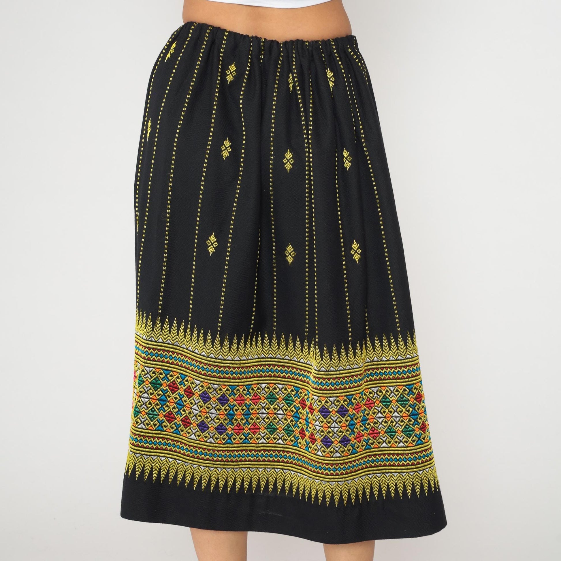 70s Black Embroidered Skirt Yellow Geometric Border Knee Length Medium