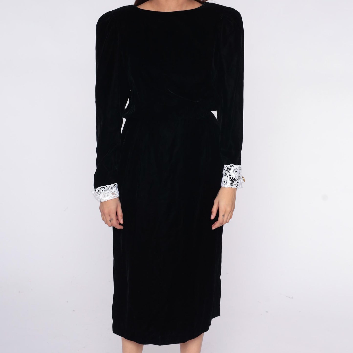 90s Black Velvet Dress White Lace Cuffs Round Neck Midi Small
