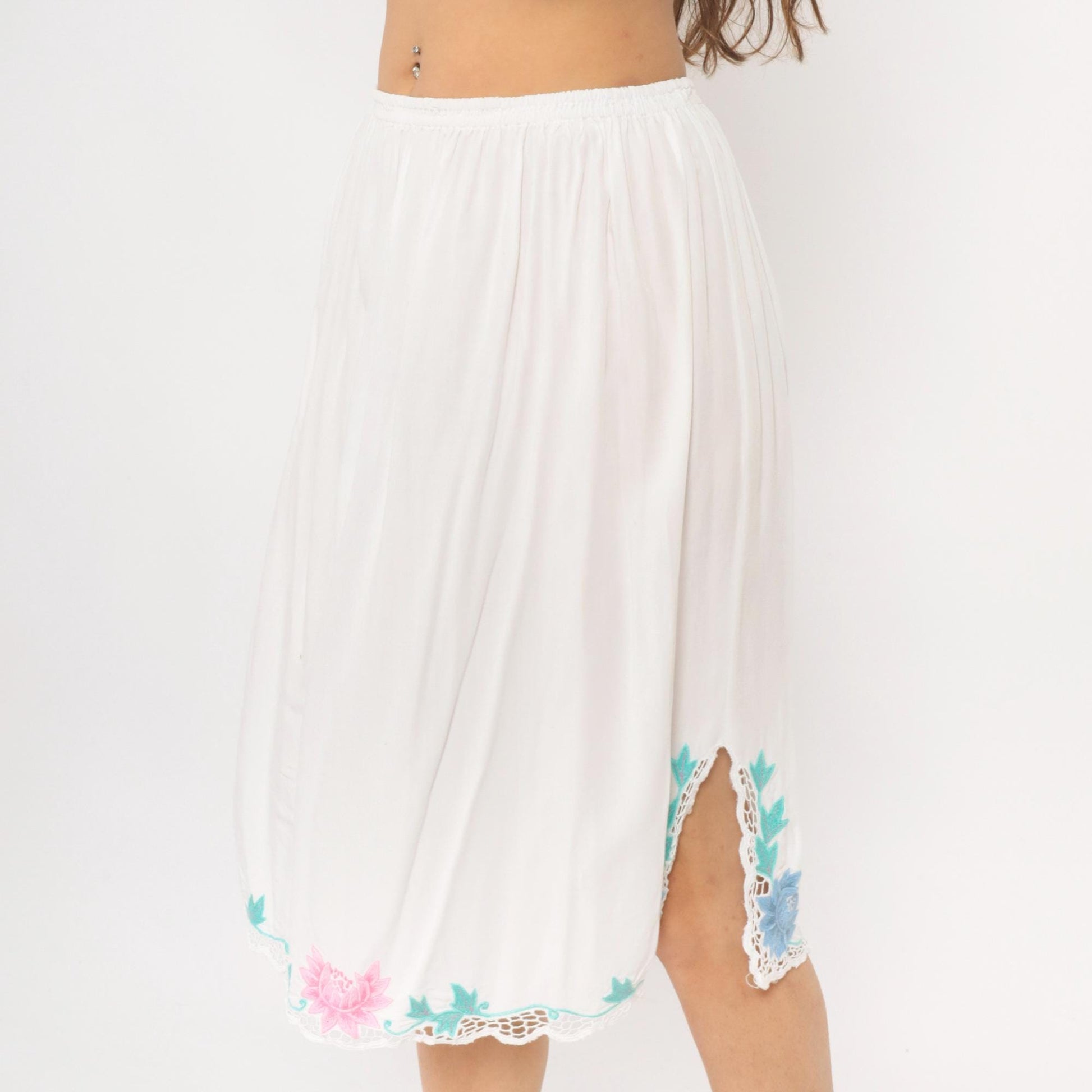 80s Phoenix White Half Slip Embroidered Floral Crochet Lace Medium