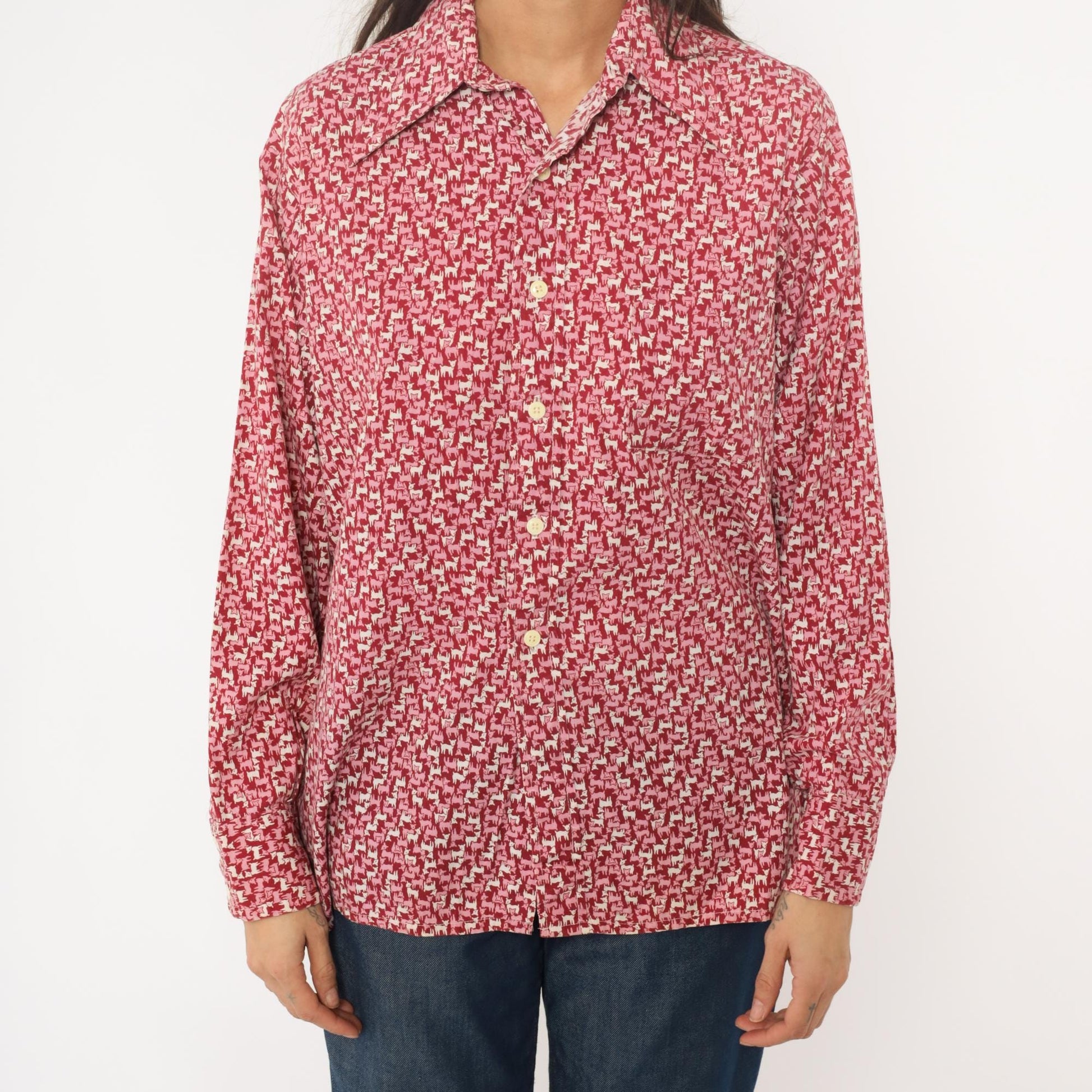 70s Van Heusen Lamb Print Button-Up Blouse Red Cream Pointed Collar Large L