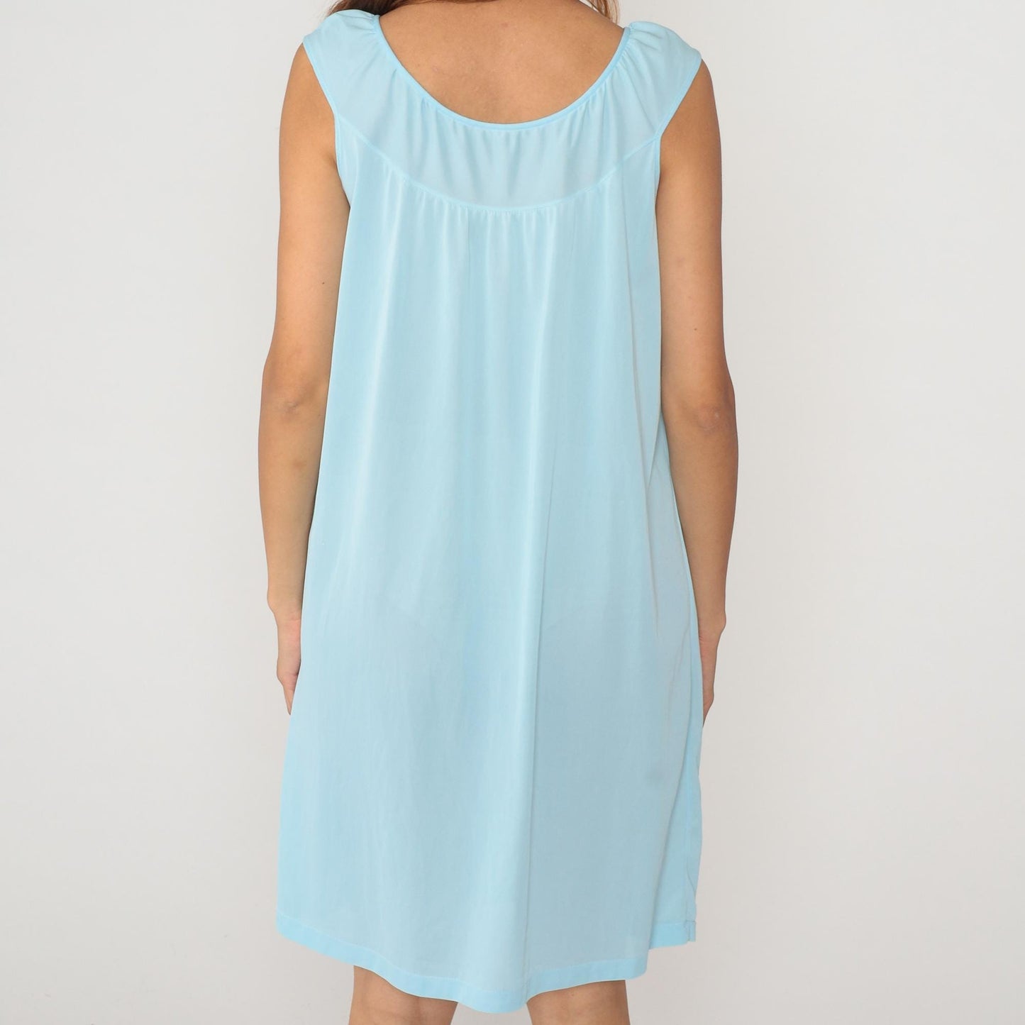 70s Baby Blue Embroidered Floral Nightgown Empire Waist Scoop Neck Medium
