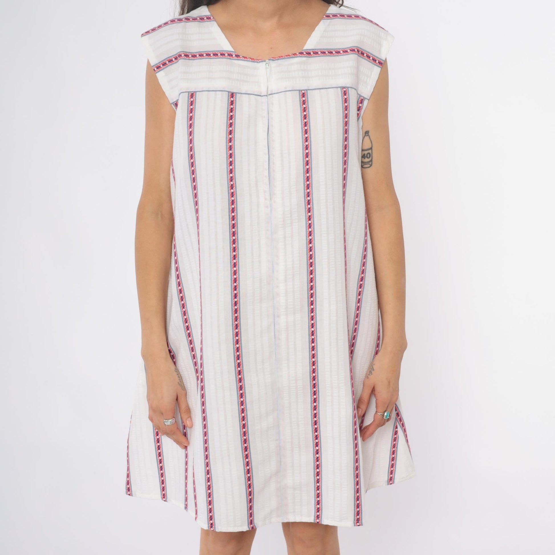 70s White Embroidered Peasant Shift Dress Red Blue Trim Cap Sleeve Large