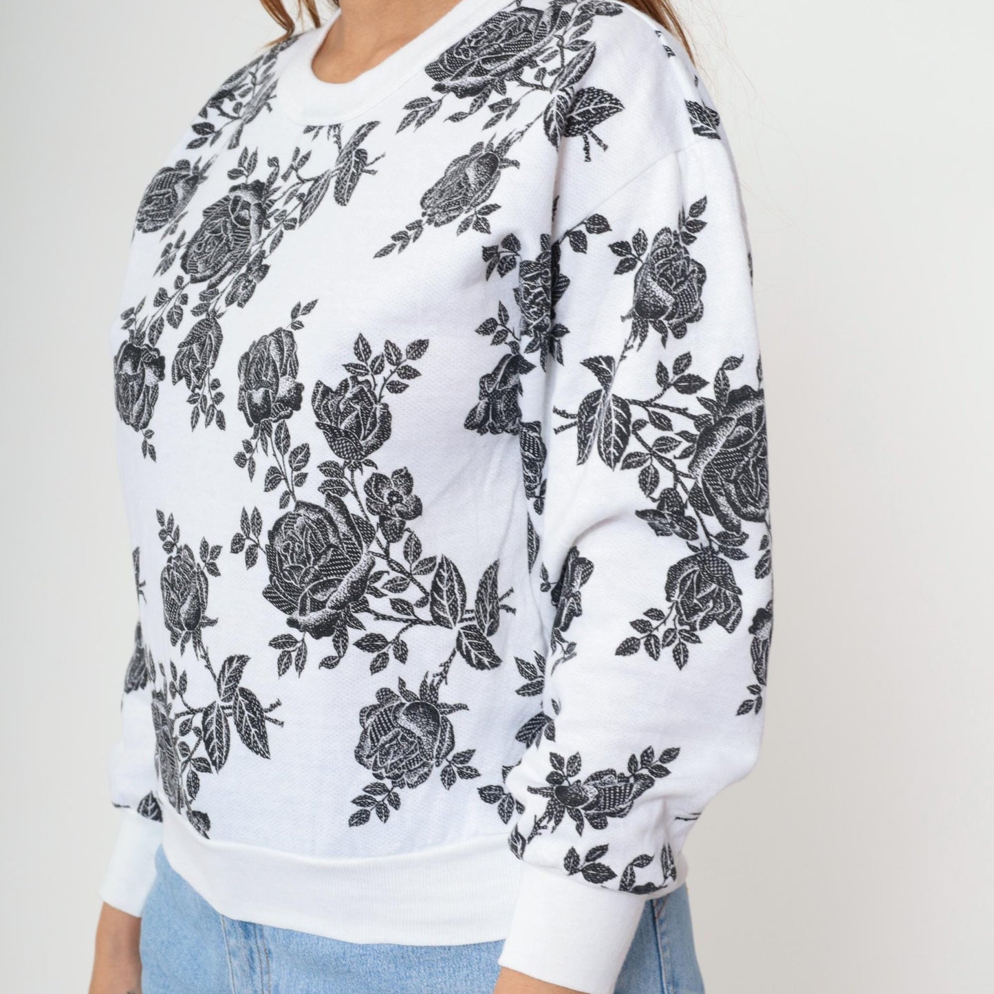 90s Black Rose Floral White Cropped Sweatshirt Crew Neck Small S