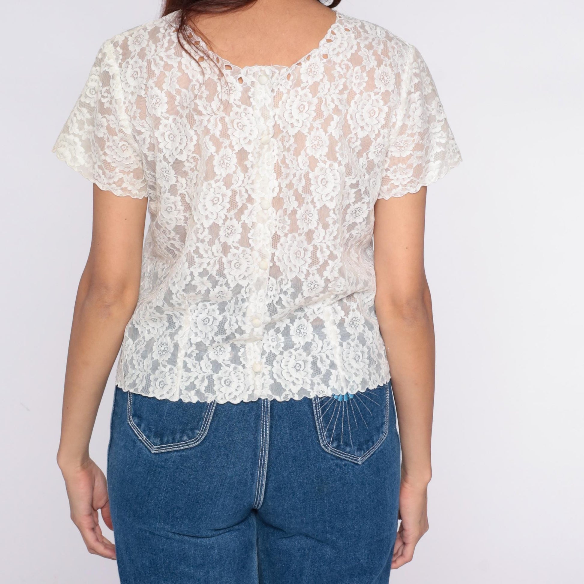 70s White Lace Blouse Floral Scalloped Short Sleeve Cropped Top Medium