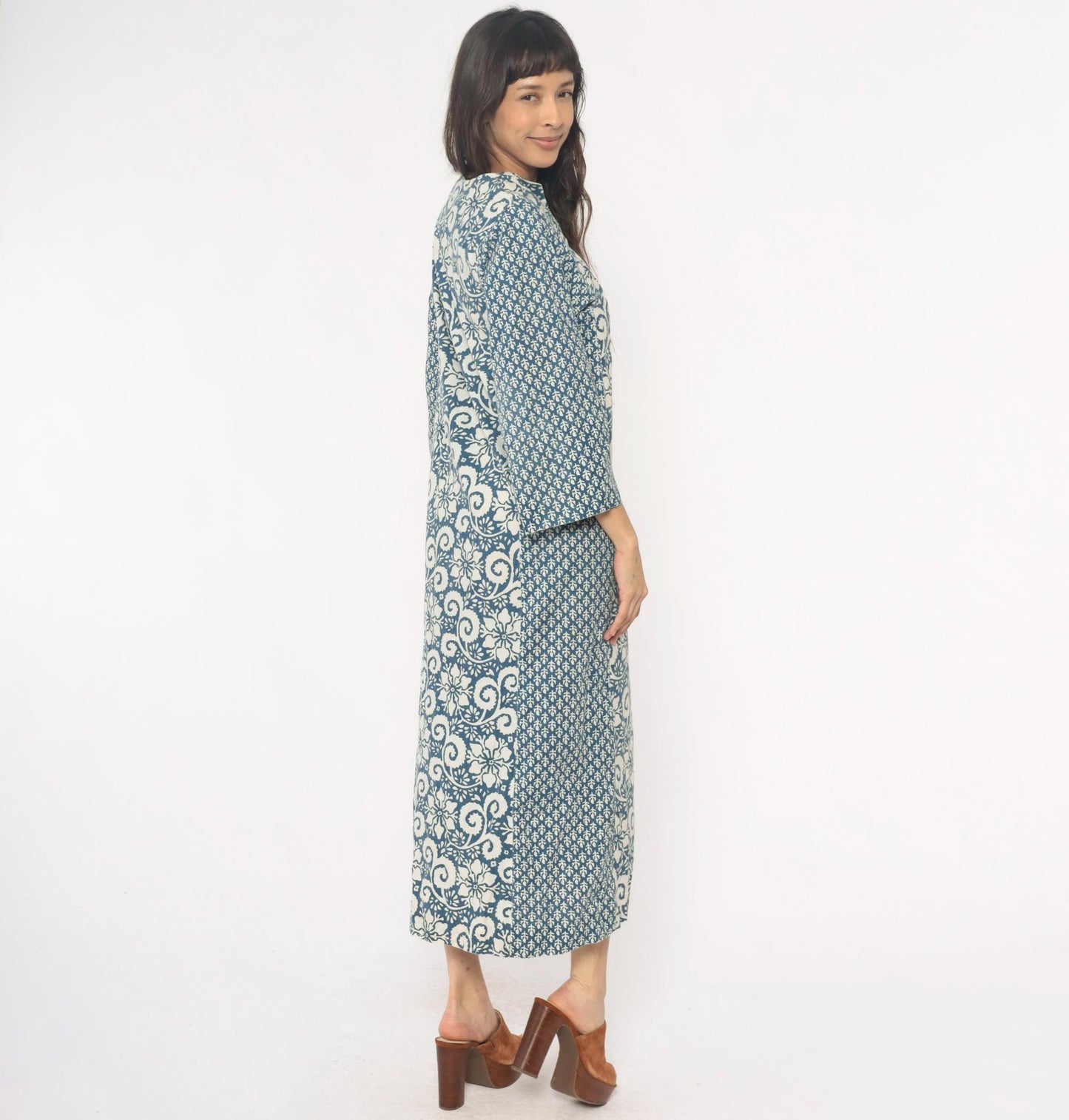 70s Blue Floral Maxi Dress Cotton Kaftan V-Neck Button Front Small