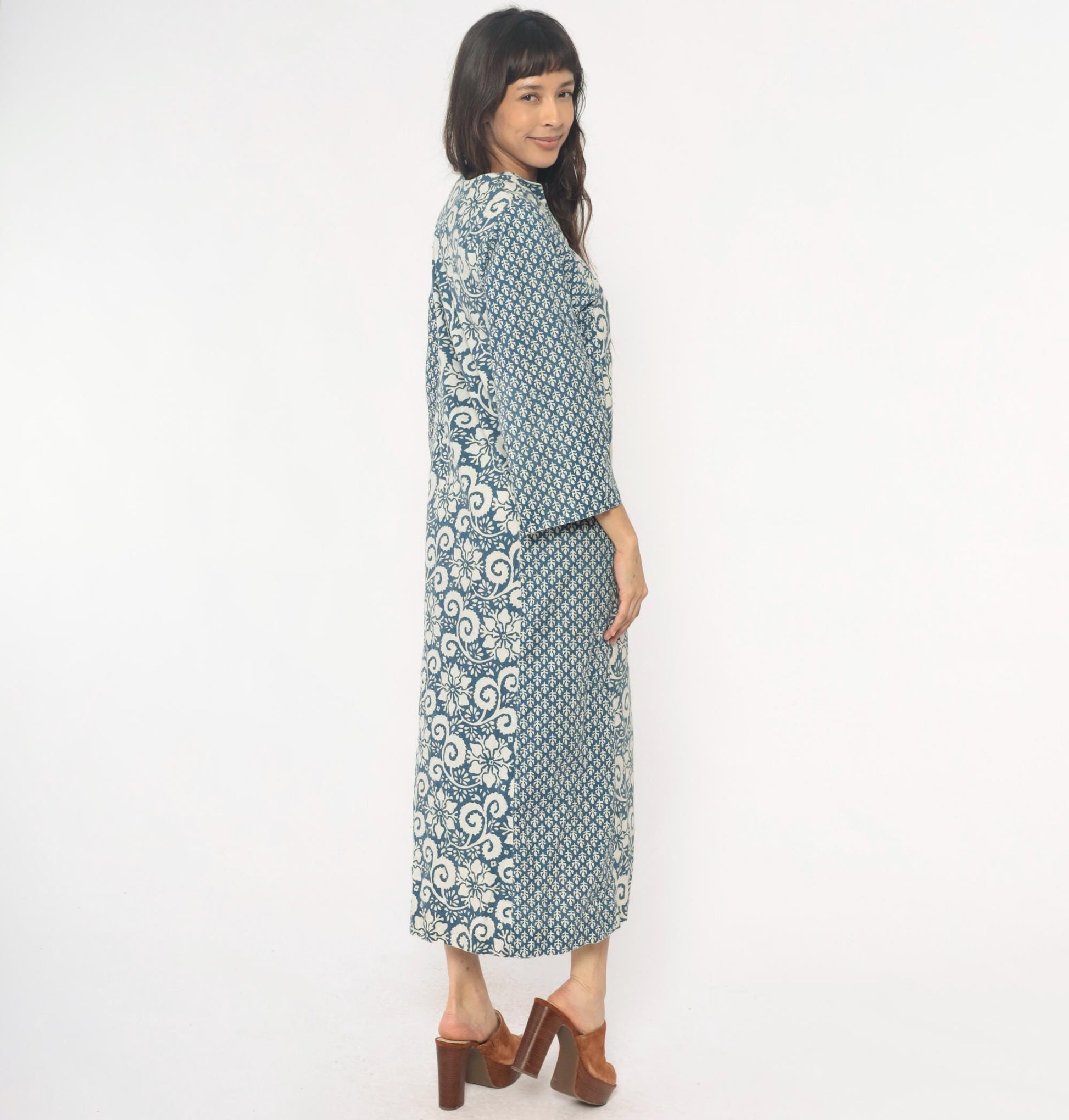 70s Blue Floral Maxi Dress Cotton Kaftan V-Neck Button Front Small