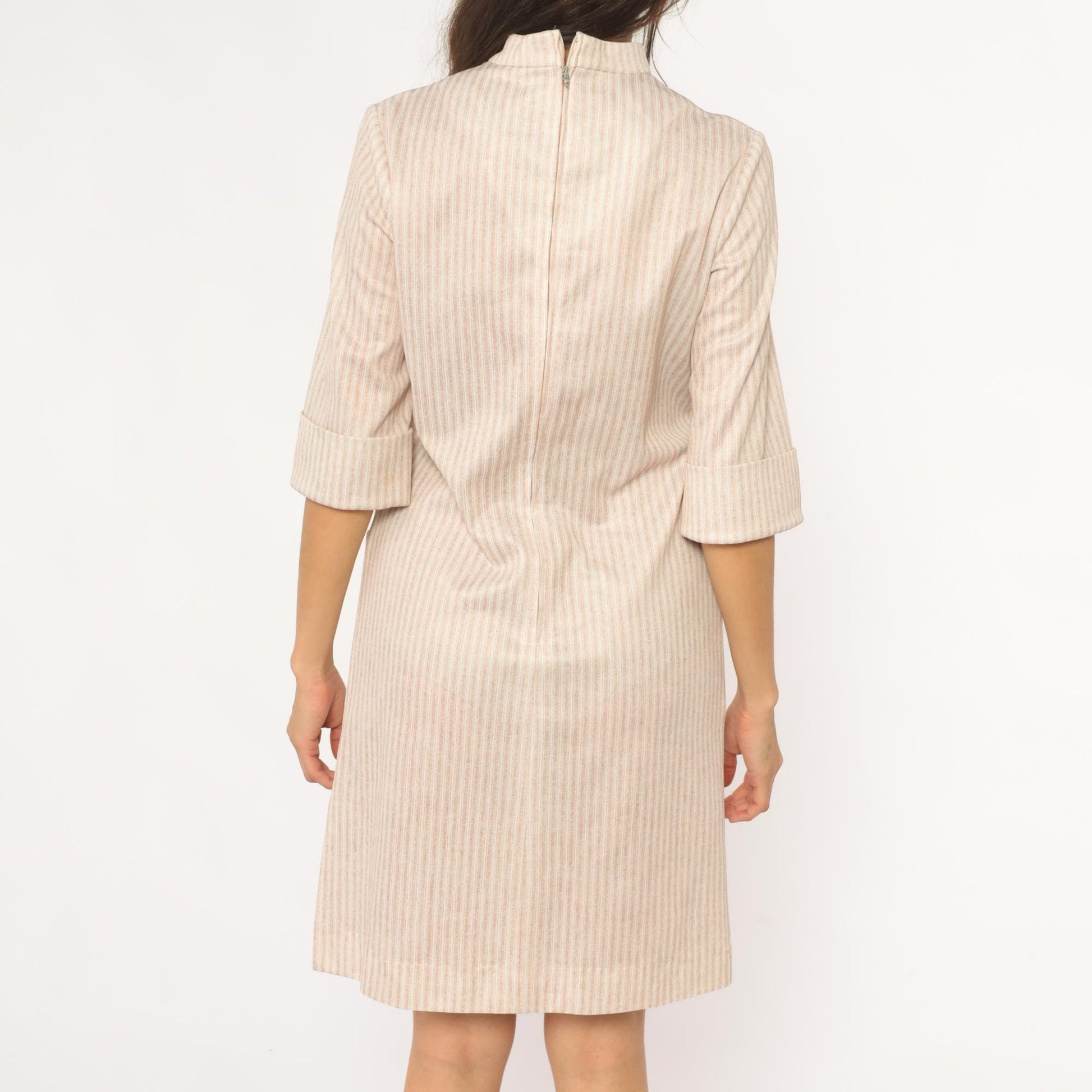70s Beige White Striped Shift Dress Mandarin Collar Knee Length Medium M