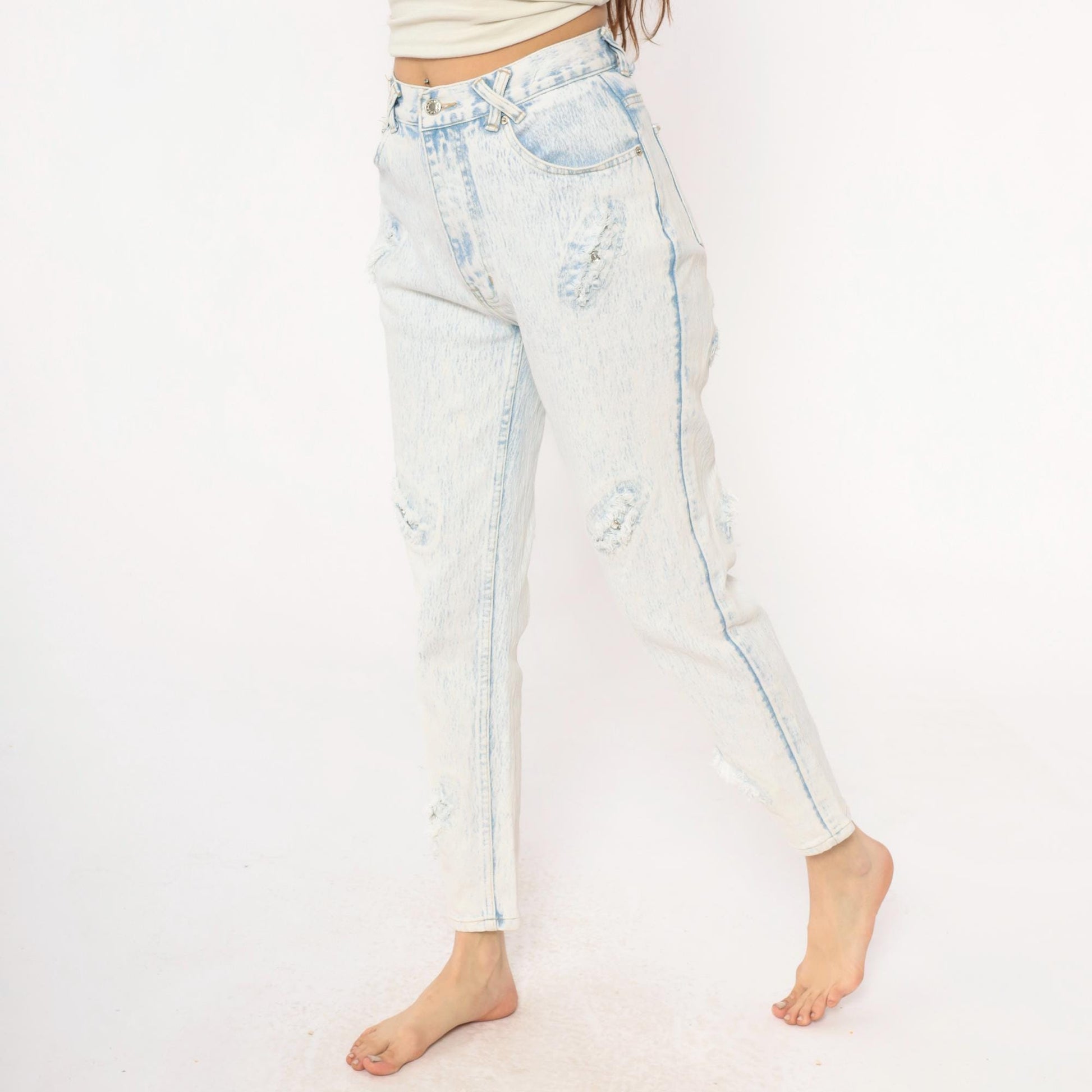 90s Anti Basic Light Wash Distressed High-Rise Jeans Large L