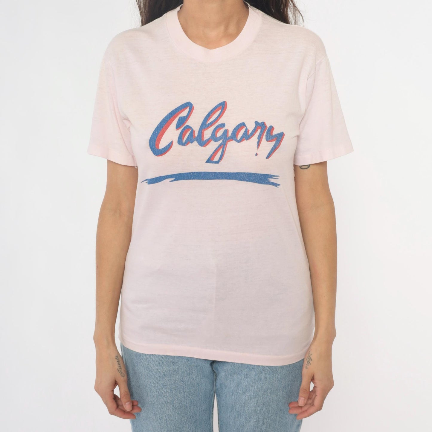 80s Calgary Graphic Tee Pale Pink Cotton V-Neck Tourist Souvenir Medium M