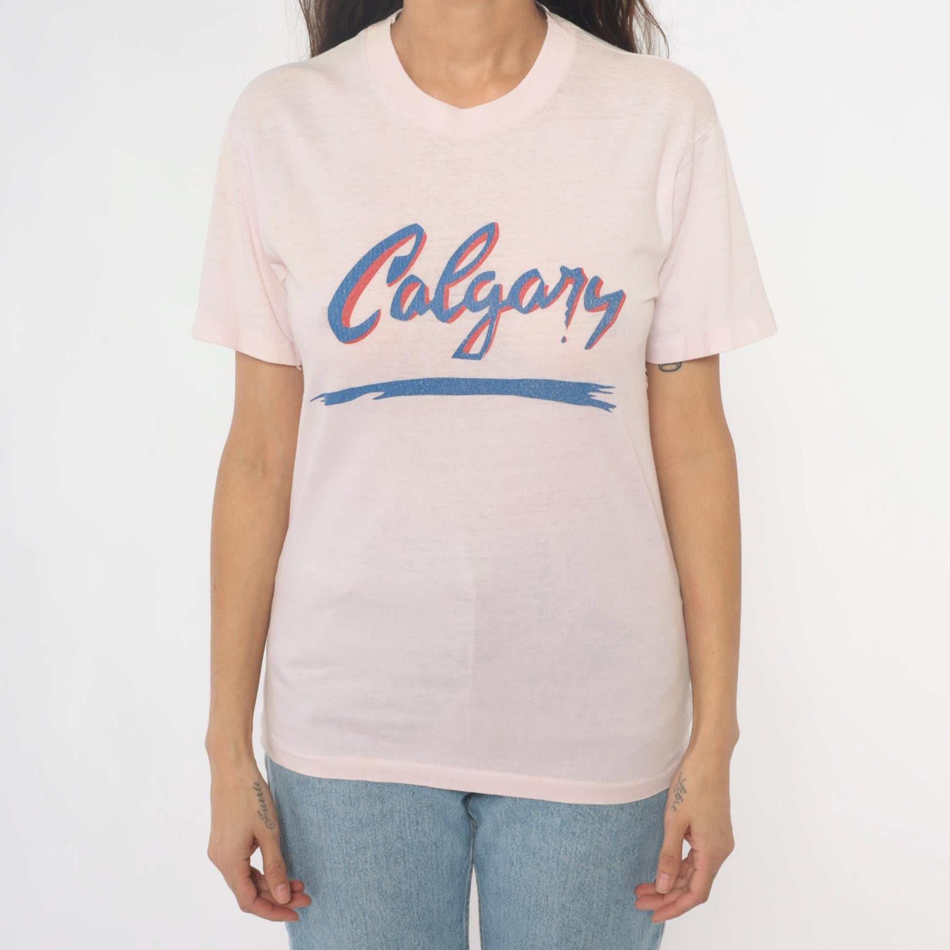 80s Calgary Graphic Tee Pale Pink Cotton V-Neck Tourist Souvenir Medium M