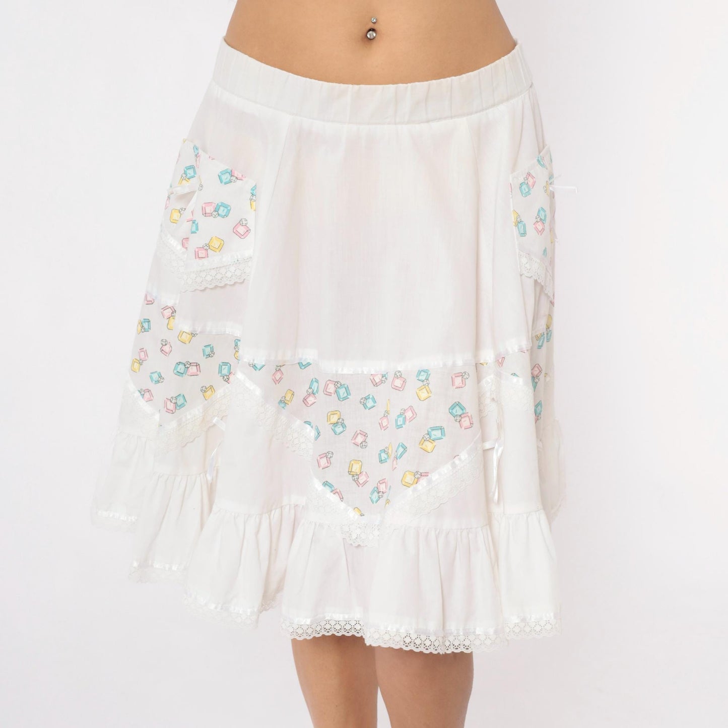 80s Fashions by Bettye White Tiered Mini Skirt Pastel Geometric Lace Trim Medium
