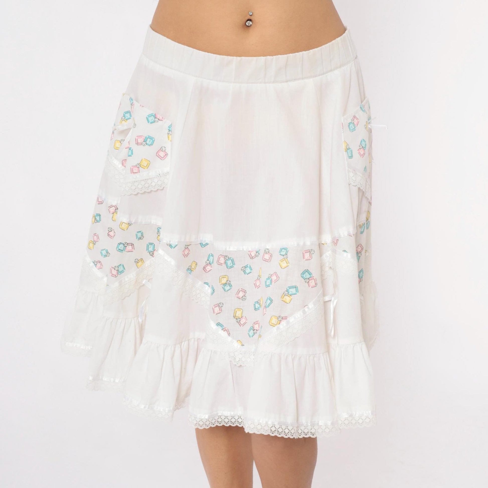 80s Fashions by Bettye White Tiered Mini Skirt Pastel Geometric Lace Trim Medium