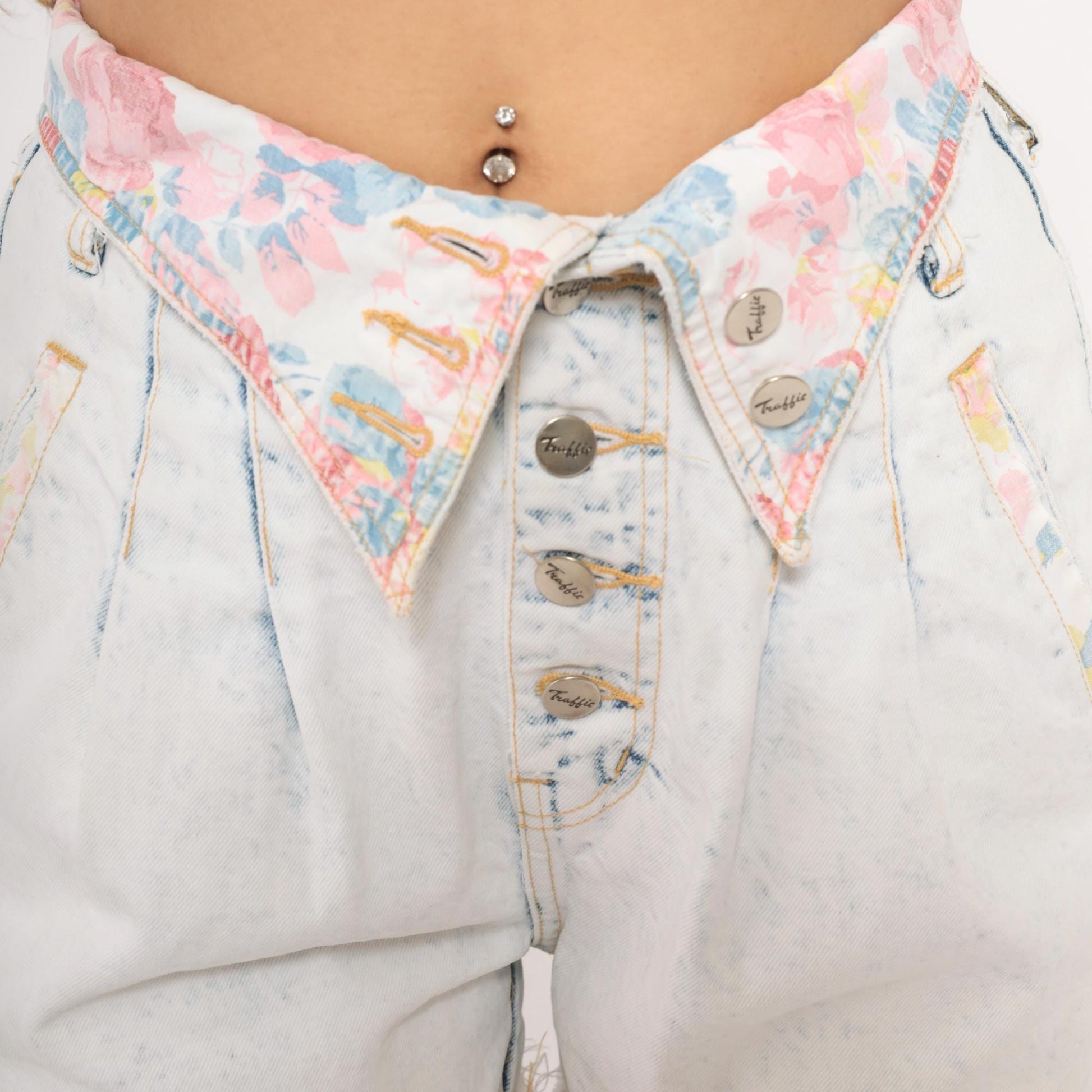 90s Traffic Acid Wash Denim Shorts Floral Yoke High Rise Pleated Medium M