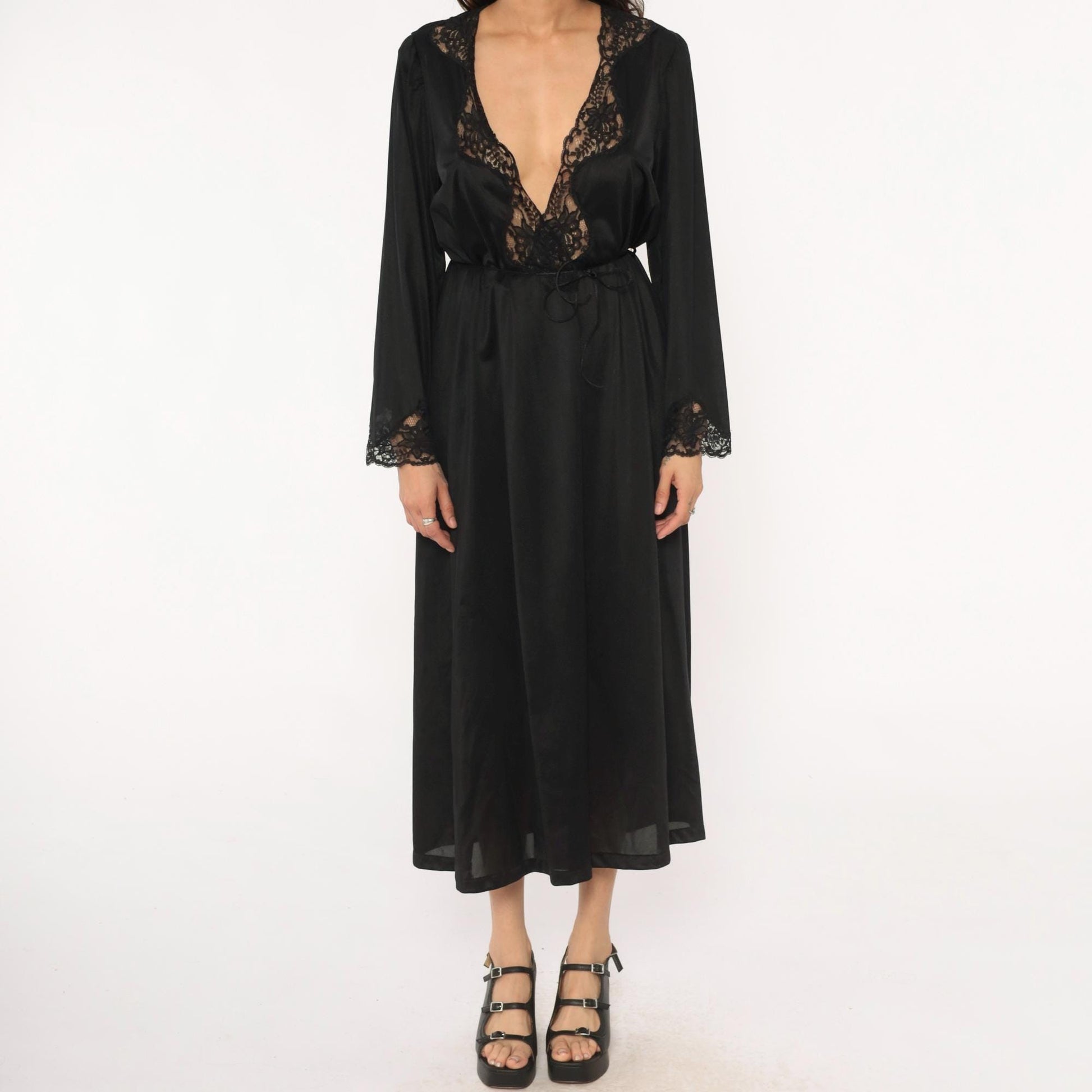 90s Cinema Etiole Black Lace Maxi Robe Long Sleeve Tie Waist Medium