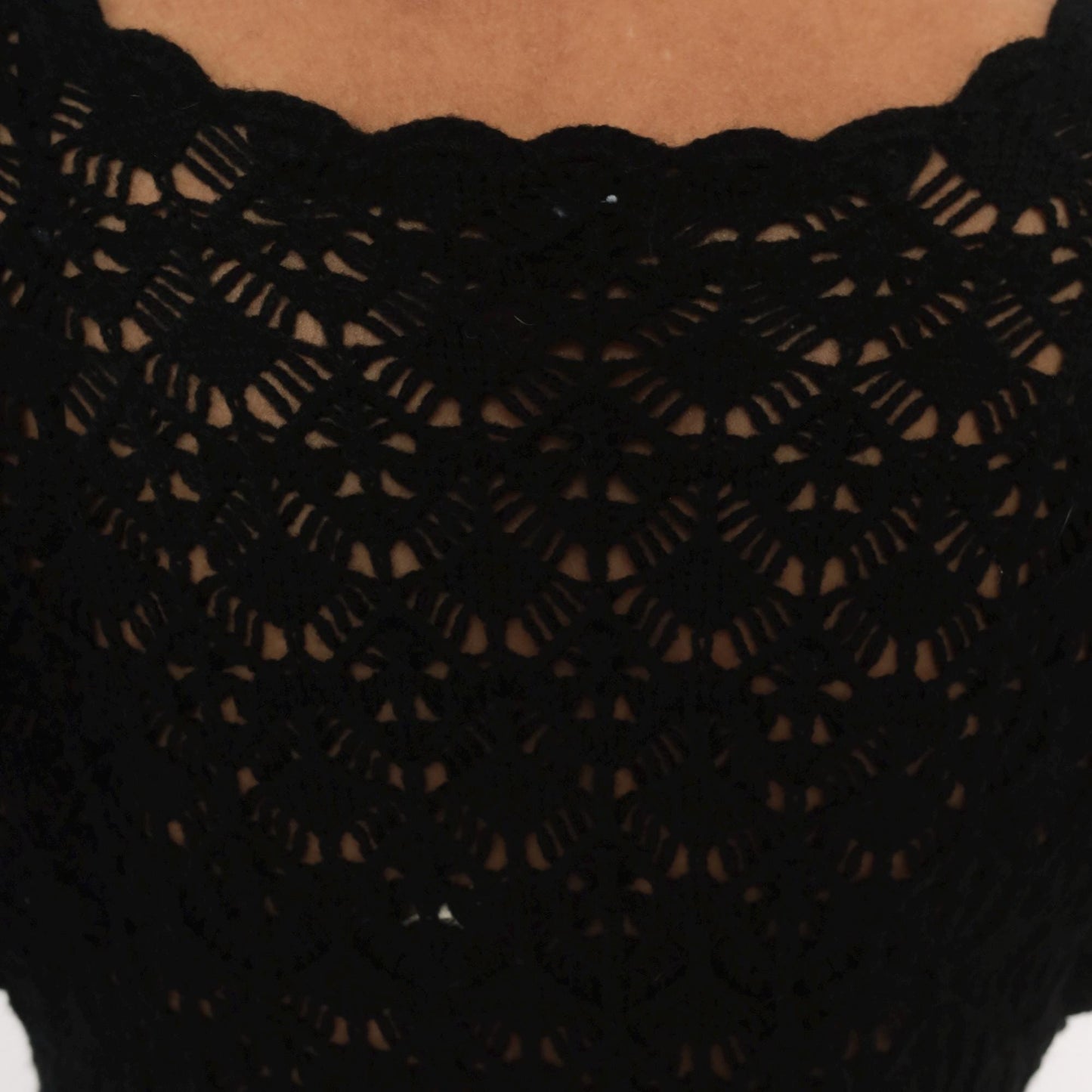 2000s CoolWear Black Crochet Top Scalloped V-Neck Short Sleeve Medium M