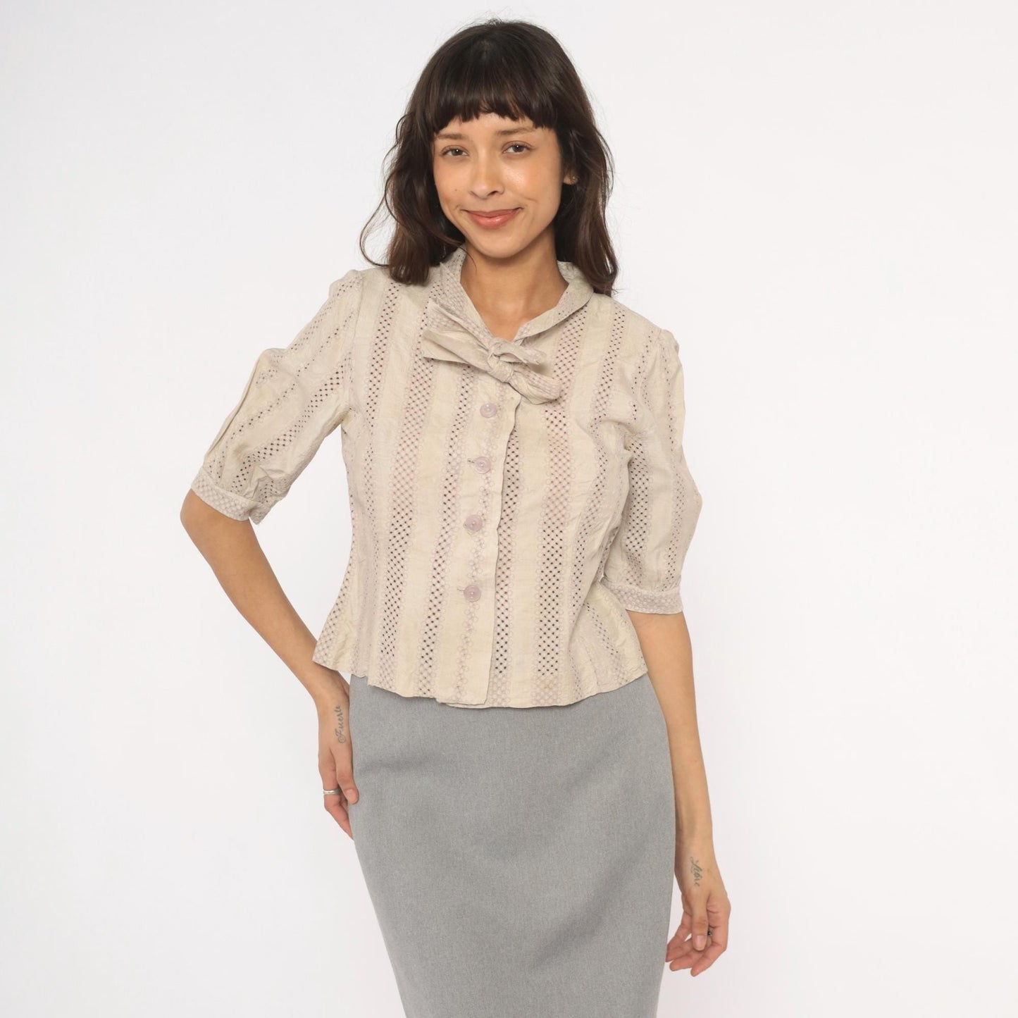 70s Cream Eyelet Blouse Puff Sleeve Bow Collar Button Front Small