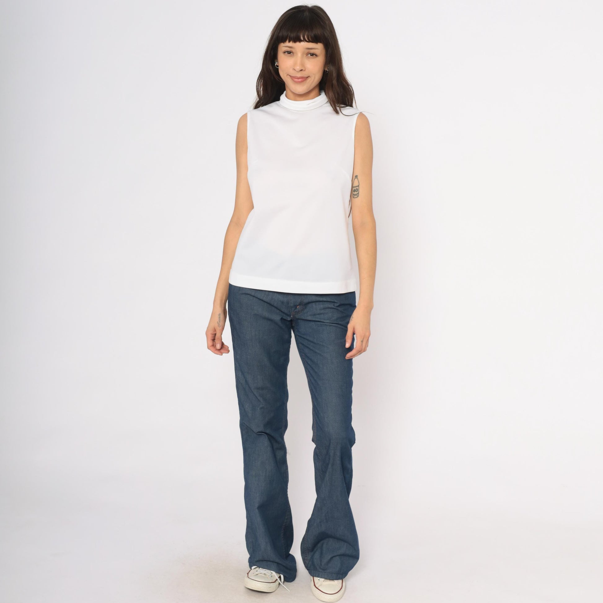 70s White Sleeveless Mock Neck Blouse Fitted Shell Cream Minimalist Medium M