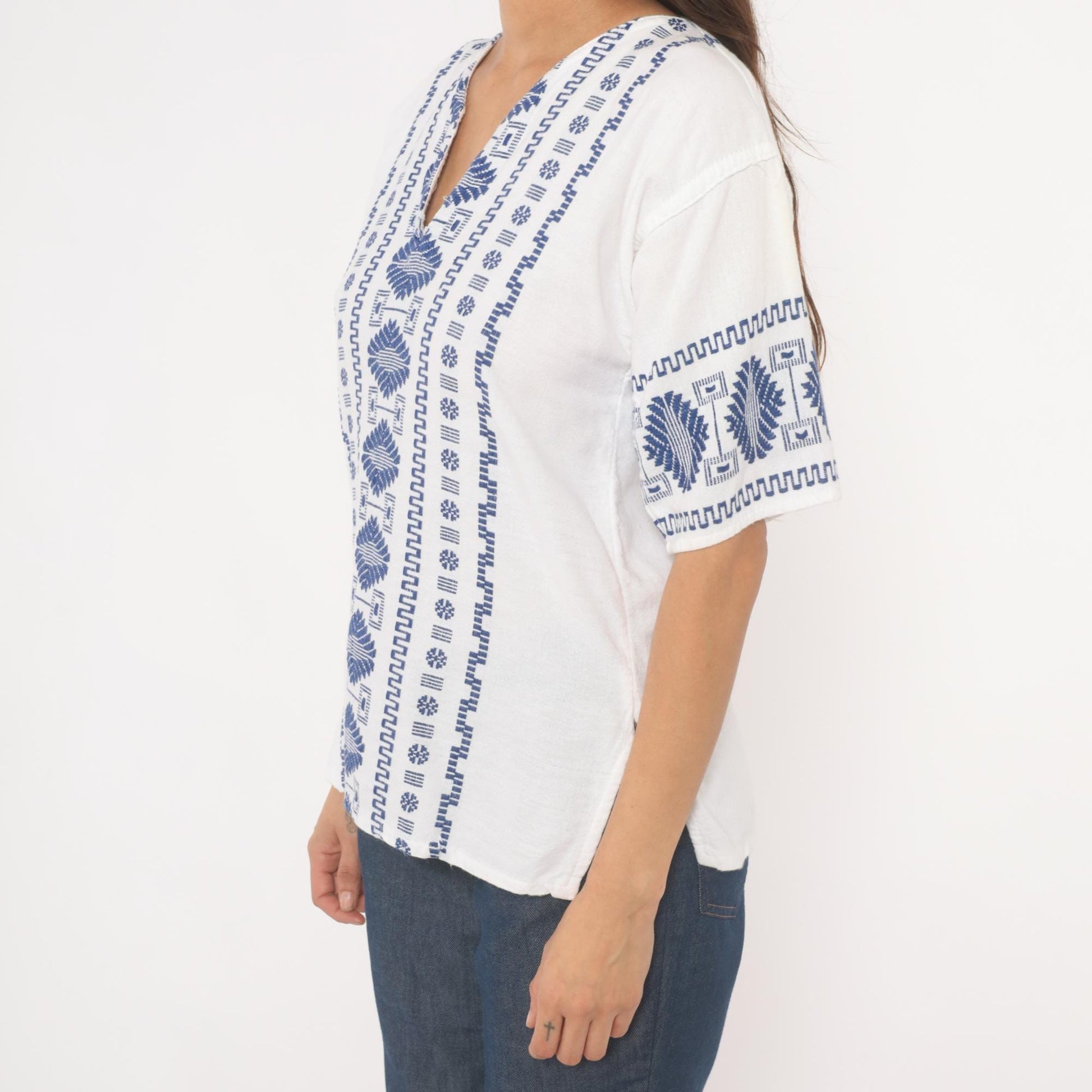 90s White Cotton Embroidered Mexican Blouse Navy Geometric V-Neck Large L
