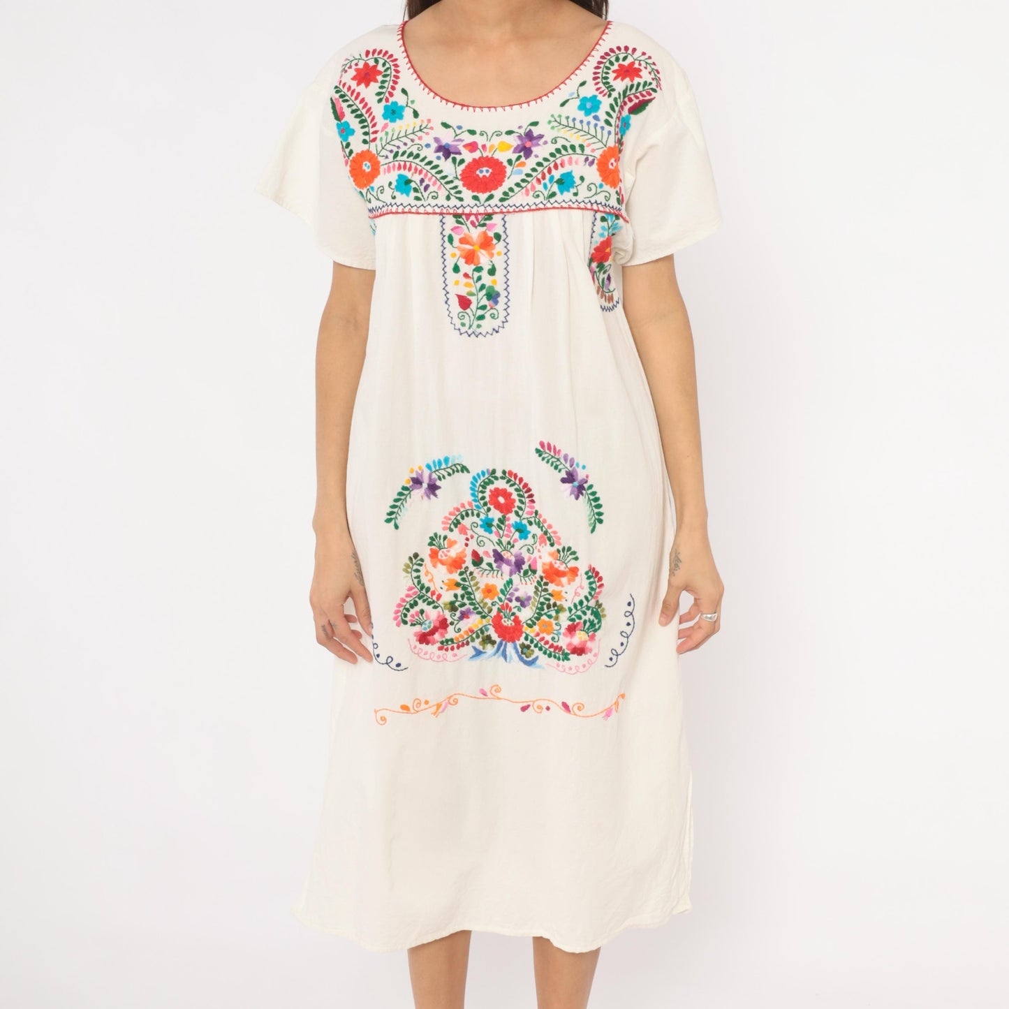 90s Mexican Puebla Embroidered Dress White Cotton Floral Midi Scoop Neck Medium M
