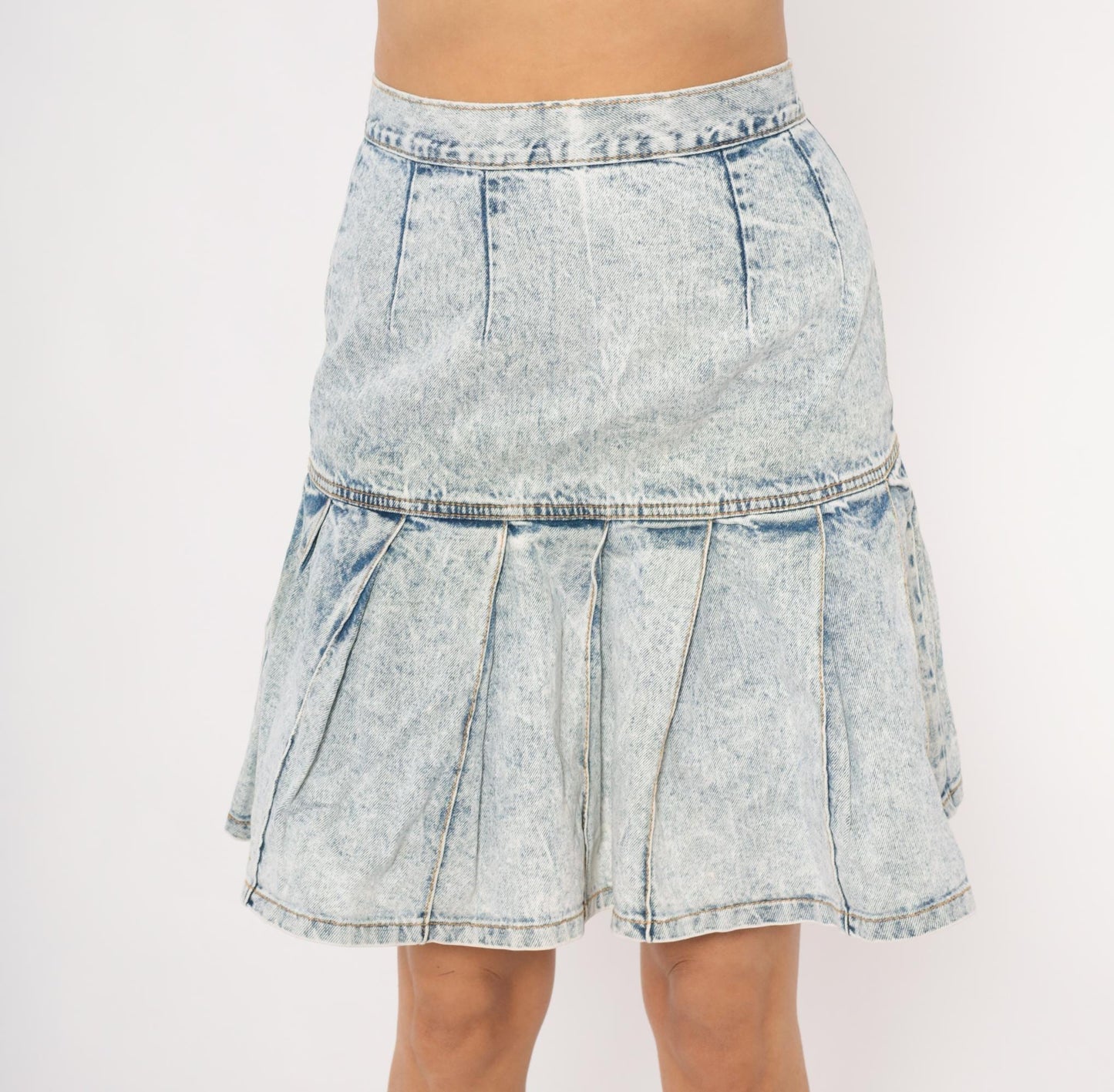90s Free Agent Acid Wash Denim Mini Skirt Pleated Drop Waist Light Blue Small S