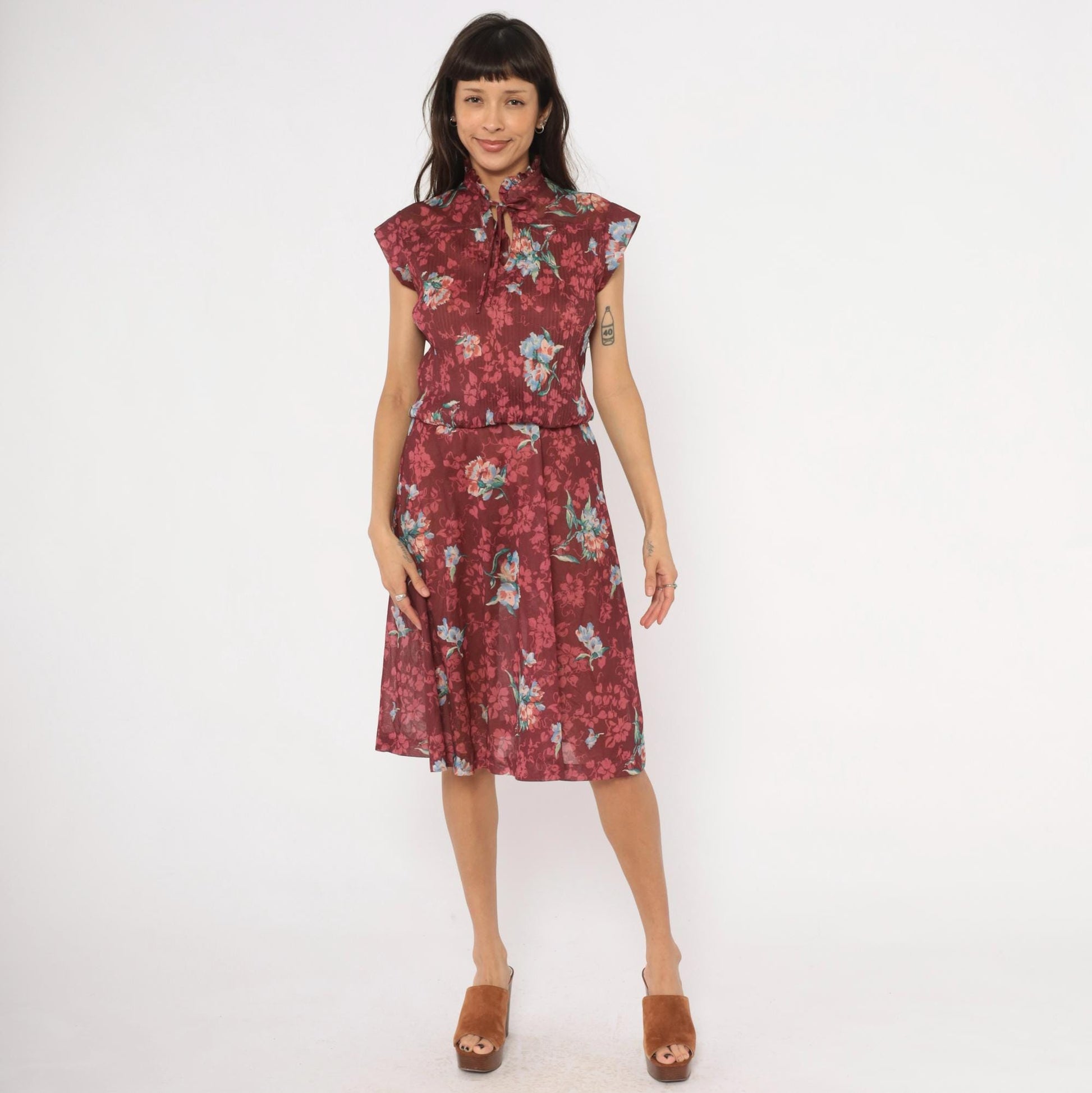 70s Queen's Row Burgundy Floral Midi Dress Cap Sleeve Tie Neck Medium Large