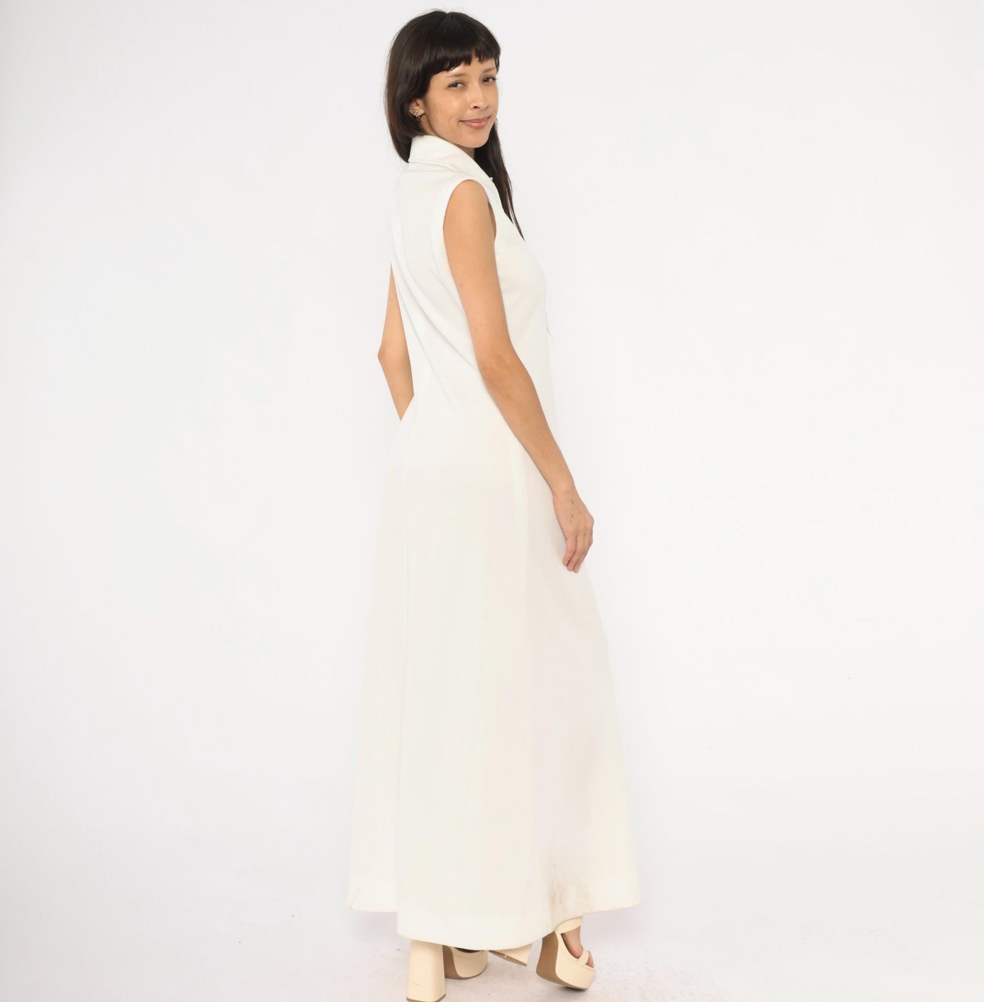 70s Ivory Sleeveless Maxi Shirtdress Gold Buttons Pointed Collar Medium