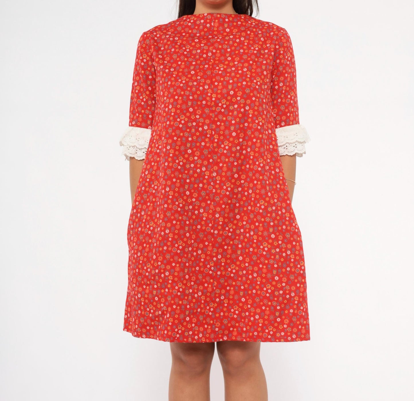 60s Red Ditsy Floral Cotton Shift Dress Eyelet Lace Cuff Knee-Length Small