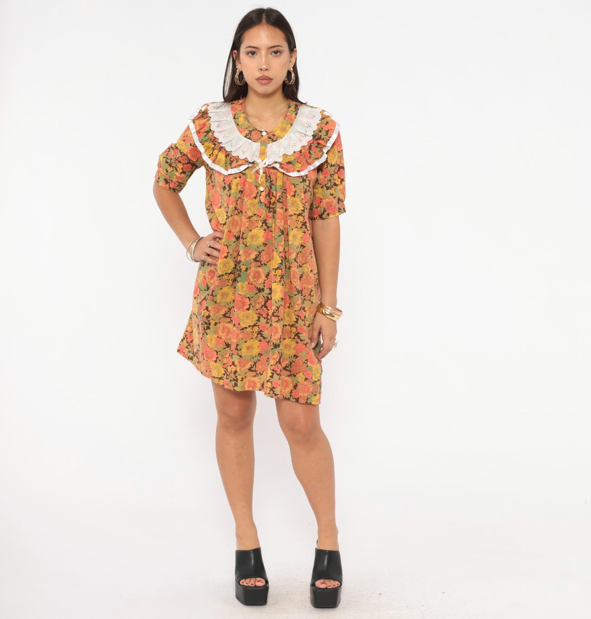 70s Floral Cotton Shift Dress Eyelet Lace Collar Brown Garden Print Mini Medium M
